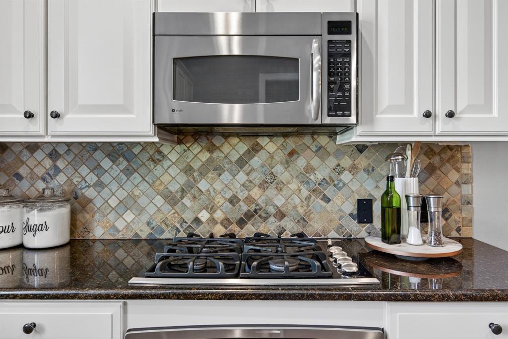 Dallas, Texas, 75219, United States, 2 Bedrooms Bedrooms, ,3 BathroomsBathrooms,Residential,For Sale,1996235