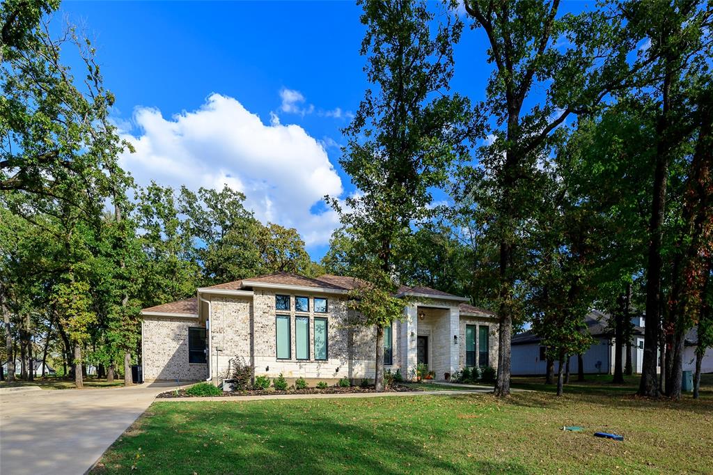 Mabank, Texas, 75156, United States, 3 Bedrooms Bedrooms, ,3 BathroomsBathrooms,Residential,For Sale,1827863
