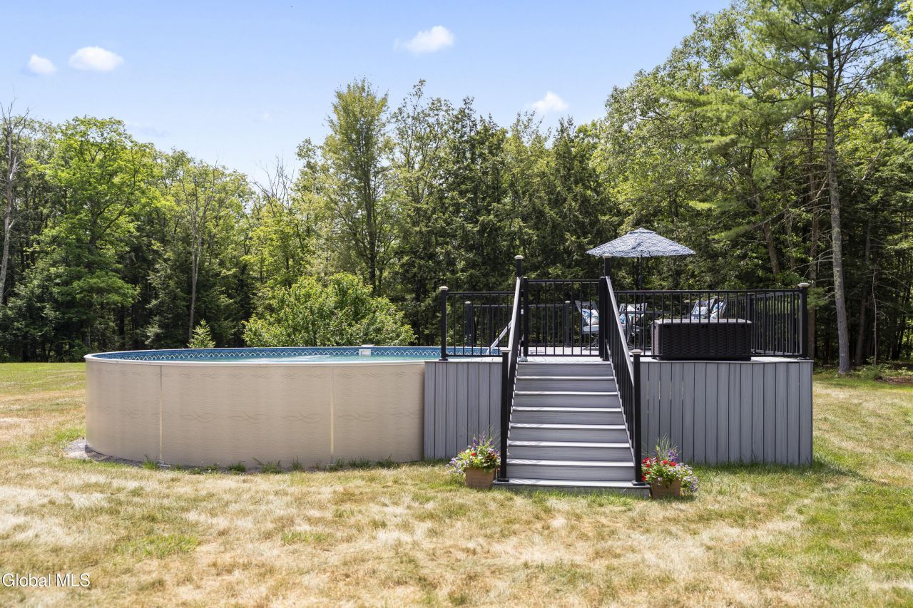Coeymans Hollow, New York, 12046, United States, 4 Bedrooms Bedrooms, ,3 BathroomsBathrooms,Residential,For Sale,1907699