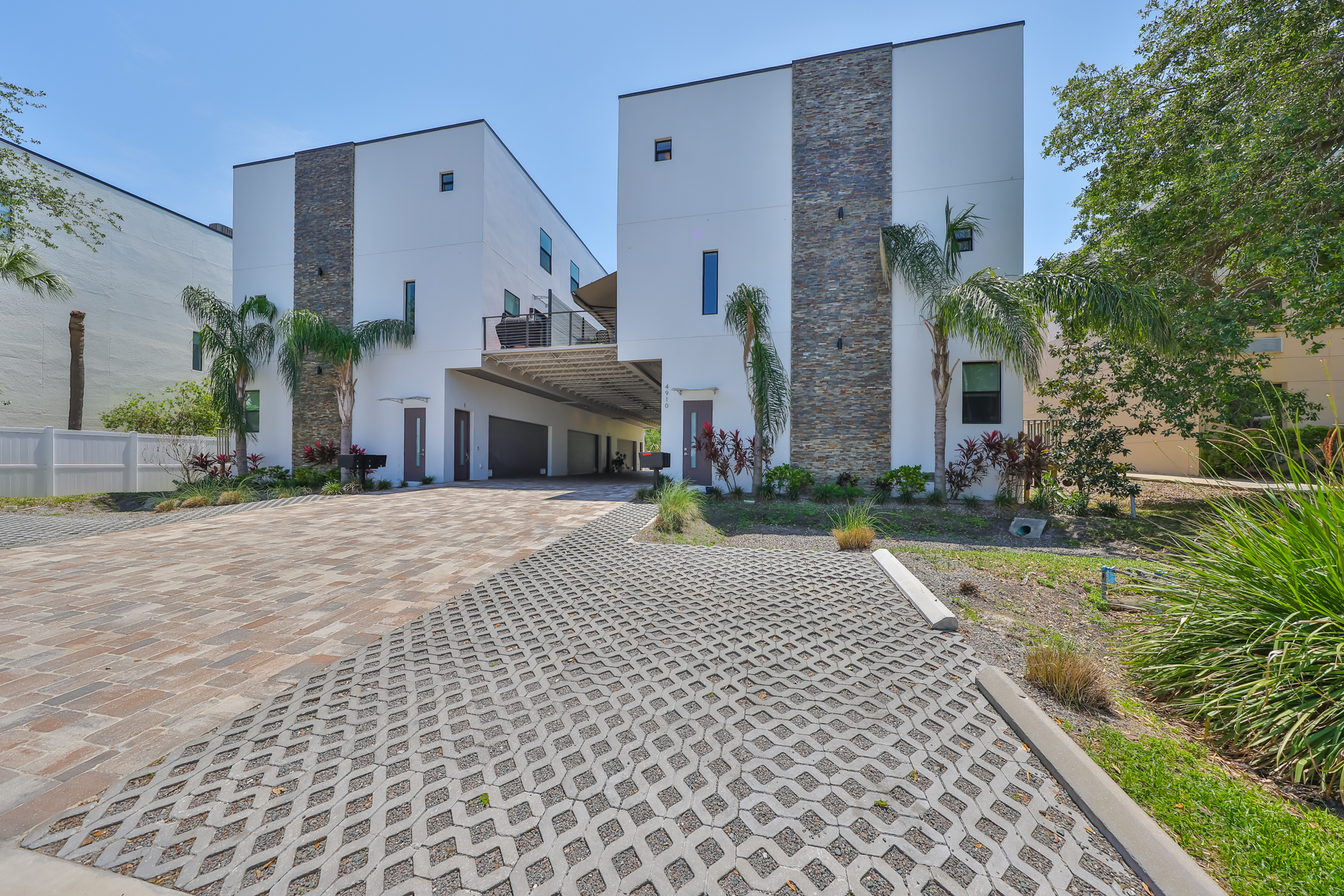 Tampa, Florida, 36611, United States, 3 Bedrooms Bedrooms, ,4 BathroomsBathrooms,Residential,For Sale,1931237