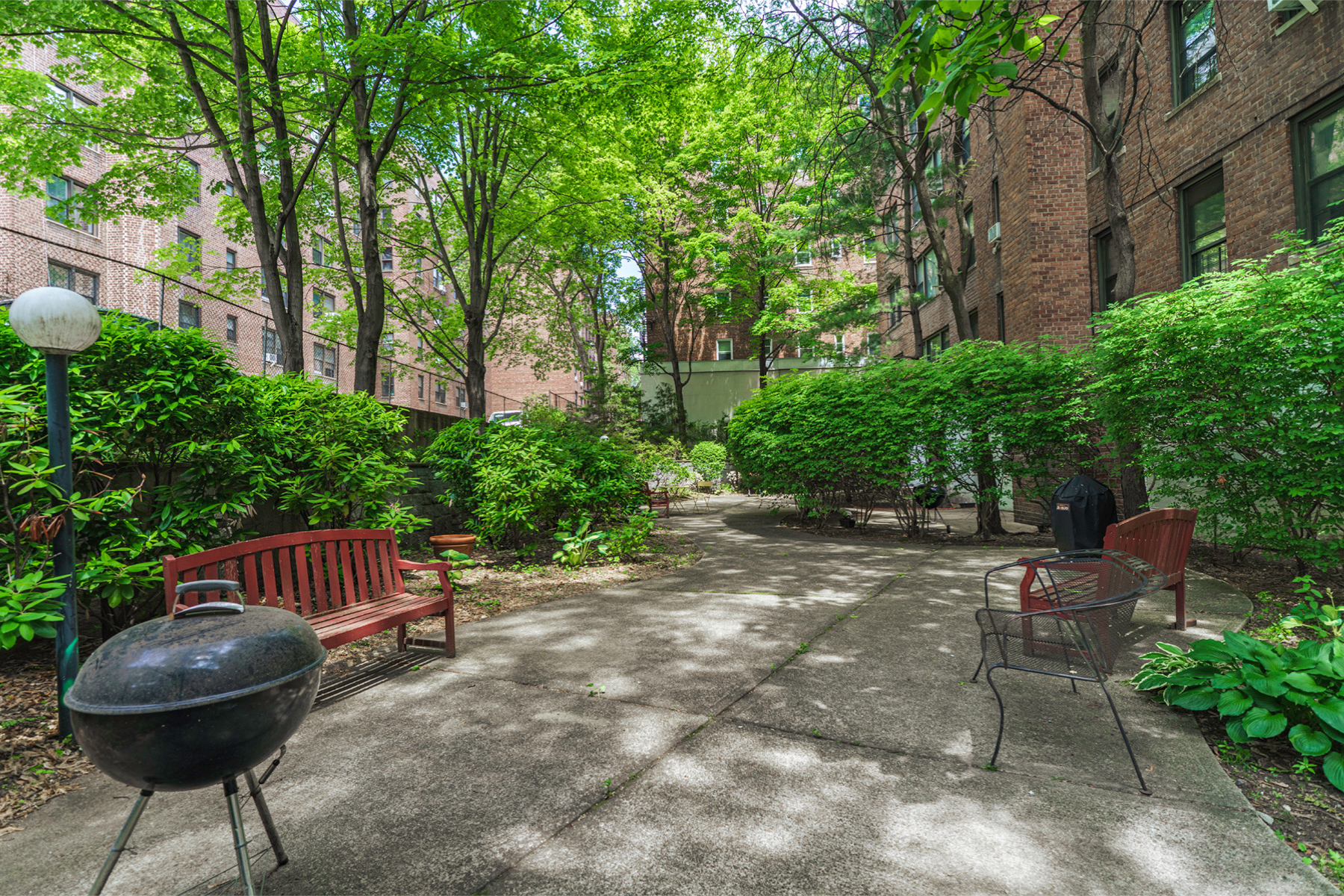  ?RENOVATED ONE BEDROOM ON THE GARDEN LEVEL? - 物件實景