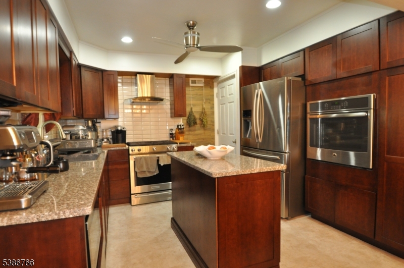 Burlington, Springfield Township`, New Jersey, 07081, United States, 4 Bedrooms Bedrooms, ,3 BathroomsBathrooms,Residential,For Sale,1979460