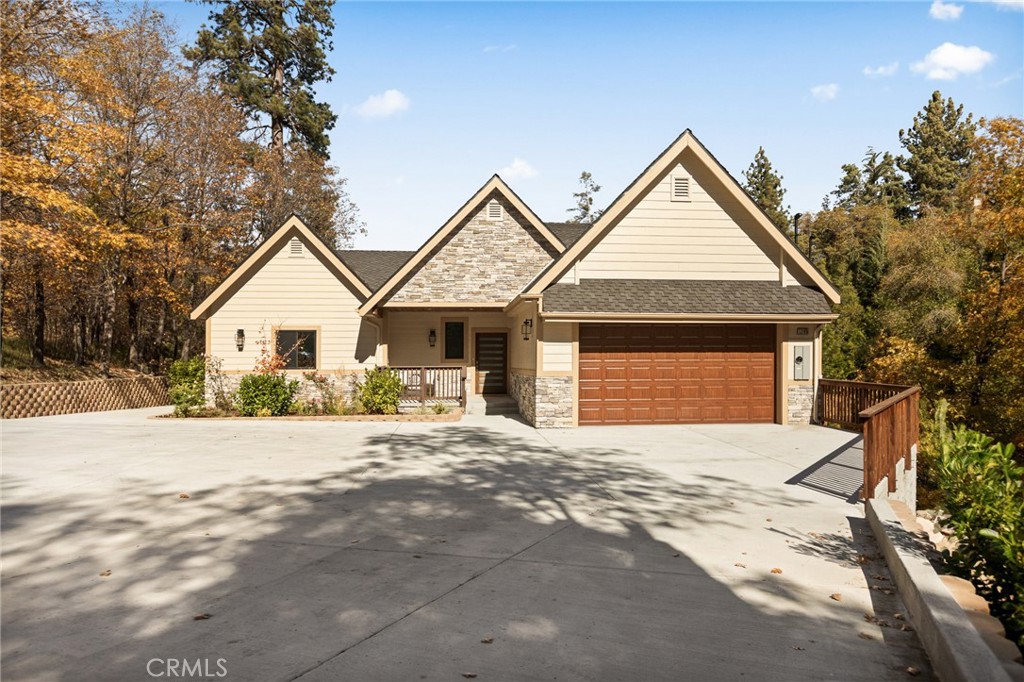 Lake Arrowhead, California, 92352, United States, 4 Bedrooms Bedrooms, ,5 BathroomsBathrooms,Residential,For Sale,1989465