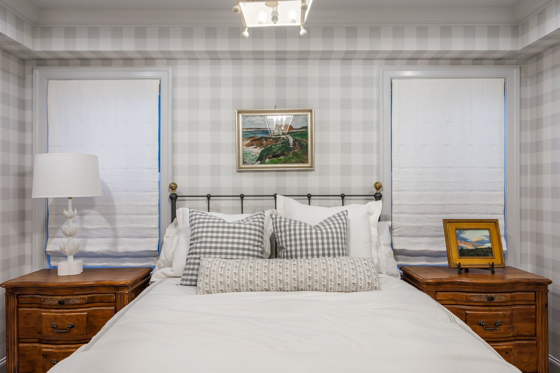  Timeless Colonial Charm Meets Refined Modern Luxury In This Storybook Retreat - 物件實景