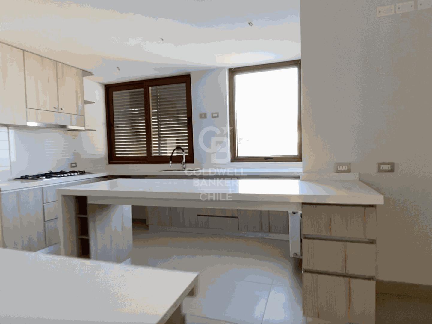 La Reina, Chile, 5 Bedrooms Bedrooms, ,5 BathroomsBathrooms,Residential,For Sale,1699390