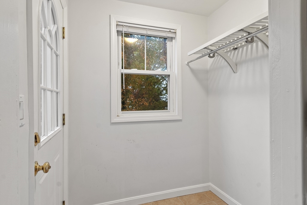 Beverly, Massachusetts, 01915, United States, 4 Bedrooms Bedrooms, ,3 BathroomsBathrooms,Residential,For Sale,1987739