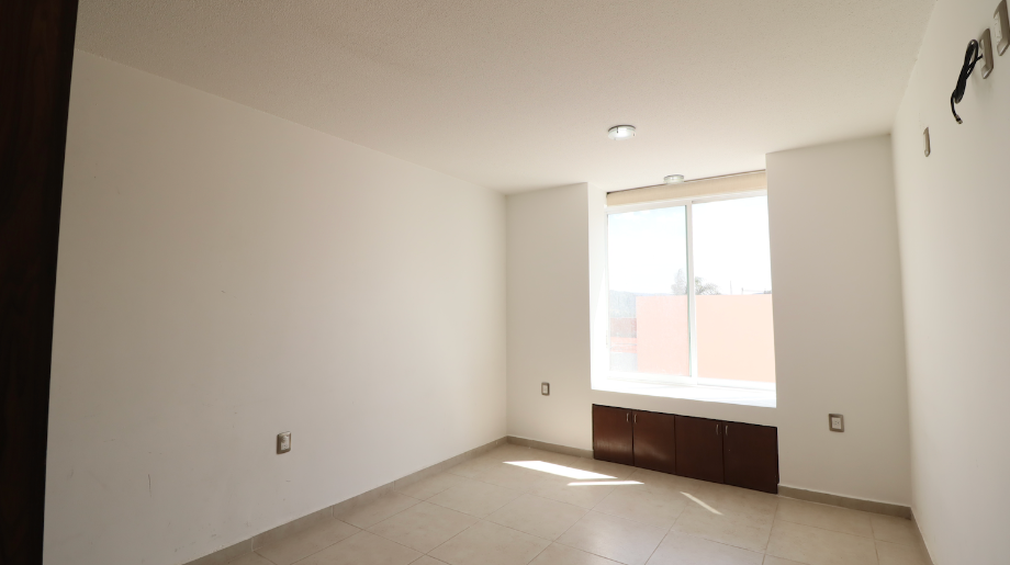 Morelia, Michoacán de Ocampo, 58350, Mexico, 3 Bedrooms Bedrooms, ,2 BathroomsBathrooms,Residential,For Sale,1994490