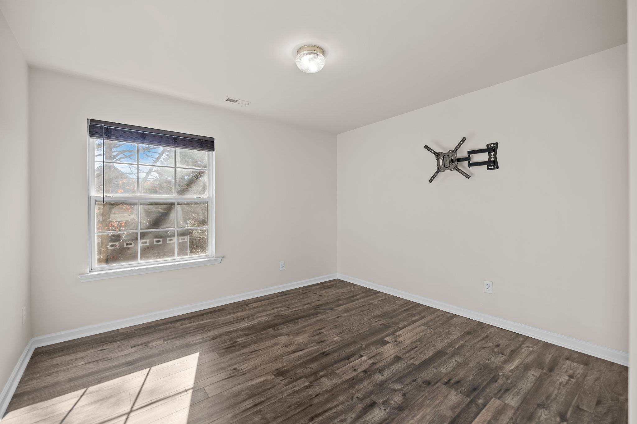 Matthews, North Carolina, 28105, United States, 6 Bedrooms Bedrooms, ,3 BathroomsBathrooms,Residential,For Sale,2005712