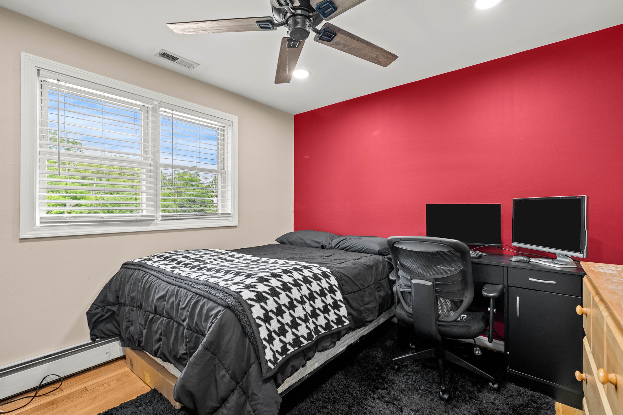 240 Hampstead St, Methuen, MA, 01844 - 物件實景
