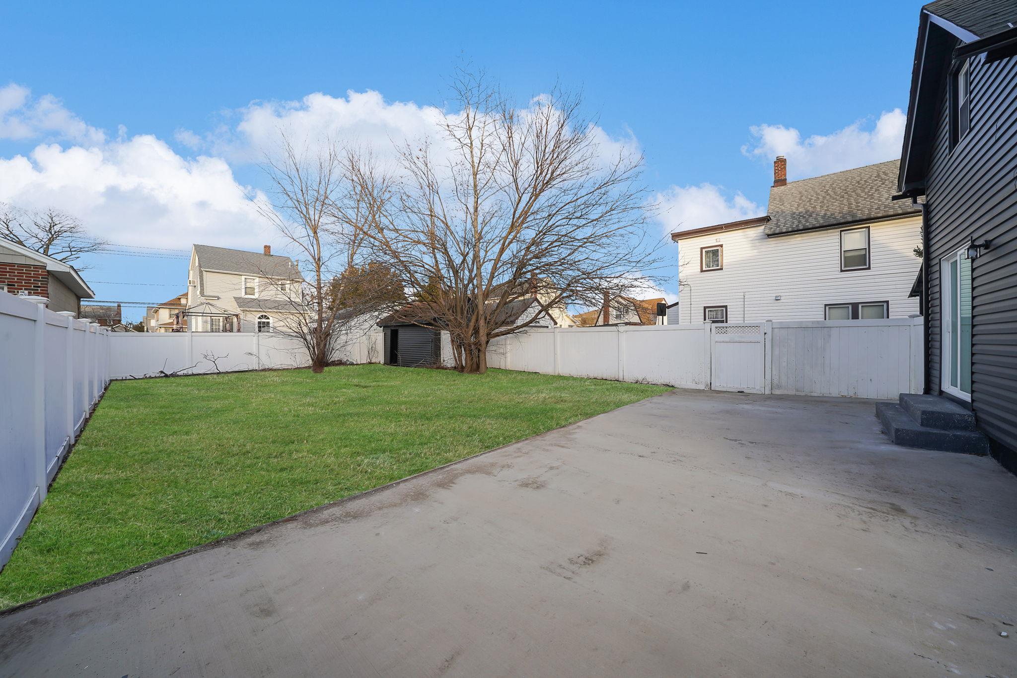 Valley Stream, New York, 11580, United States, 4 Bedrooms Bedrooms, ,2 BathroomsBathrooms,Residential,For Sale,1700084