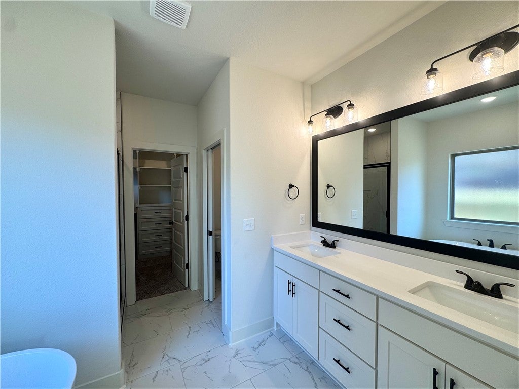 Rogers, Arkansas, 72758, United States, 5 Bedrooms Bedrooms, ,3 BathroomsBathrooms,Residential,For Sale,2002249