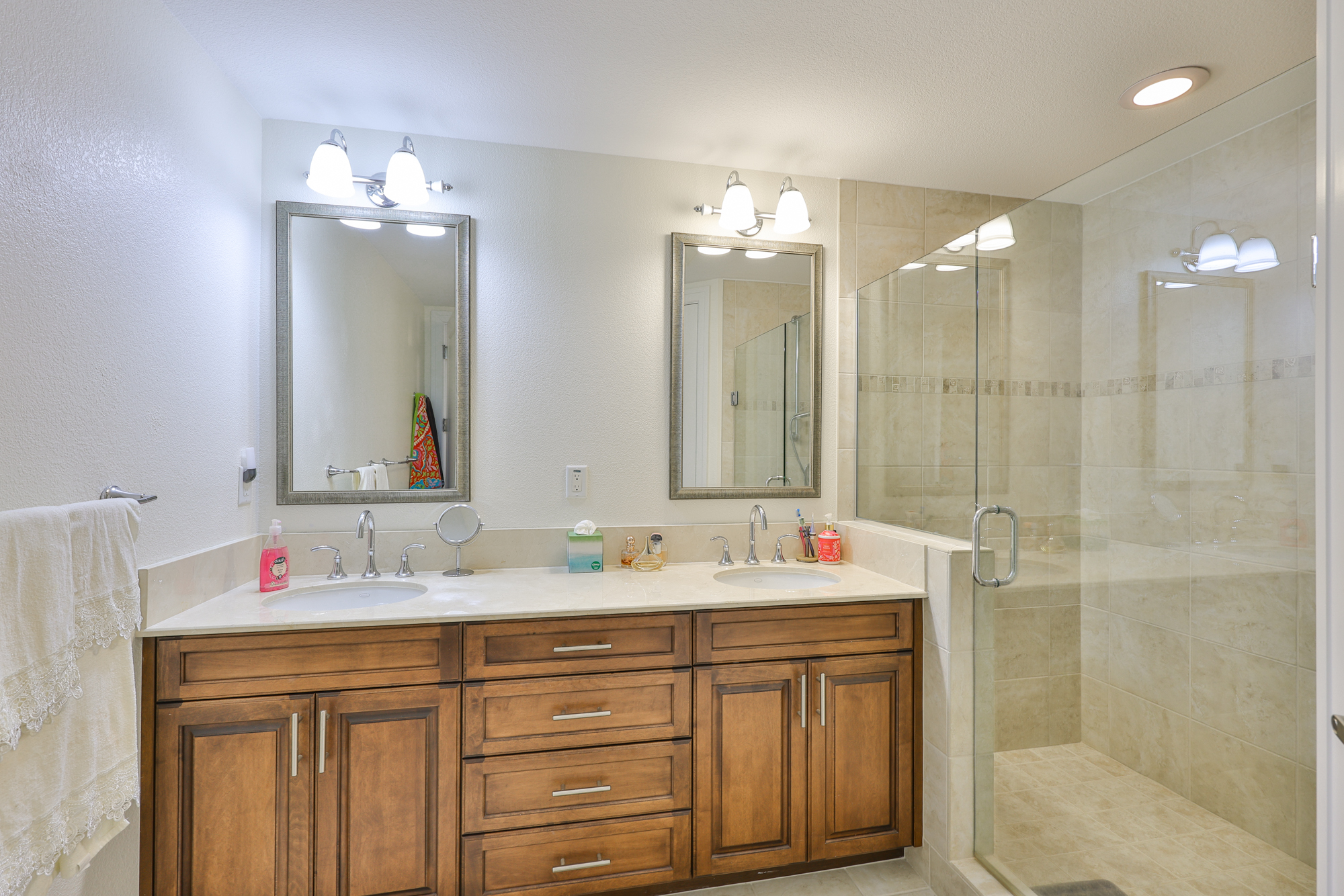 Clearwater, Florida, 33755, United States, 2 Bedrooms Bedrooms, ,2 BathroomsBathrooms,Residential,For Sale,1983335