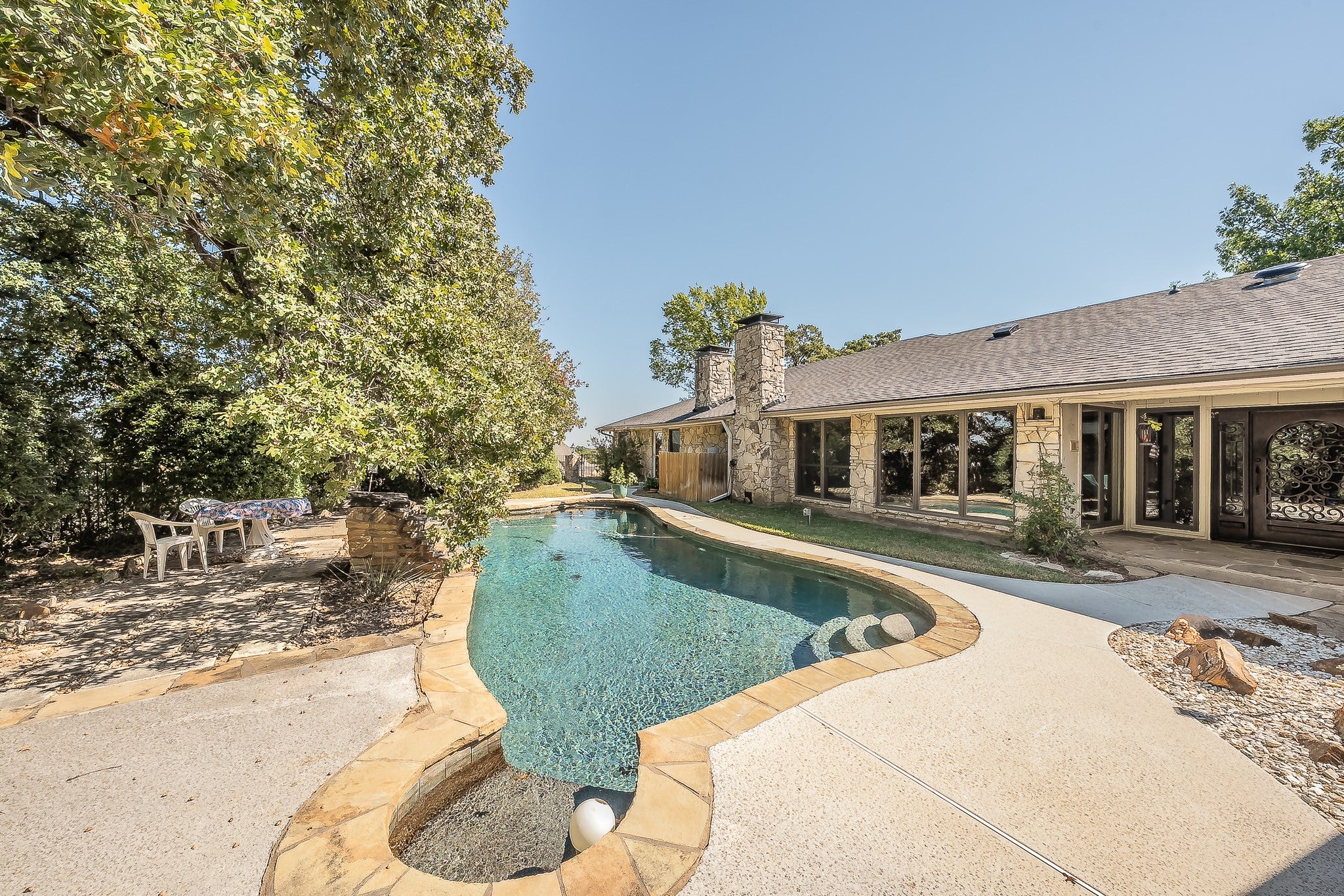 Arlington, Texas, 76012, United States, 3 Bedrooms Bedrooms, ,3 BathroomsBathrooms,Residential,For Sale,1976983