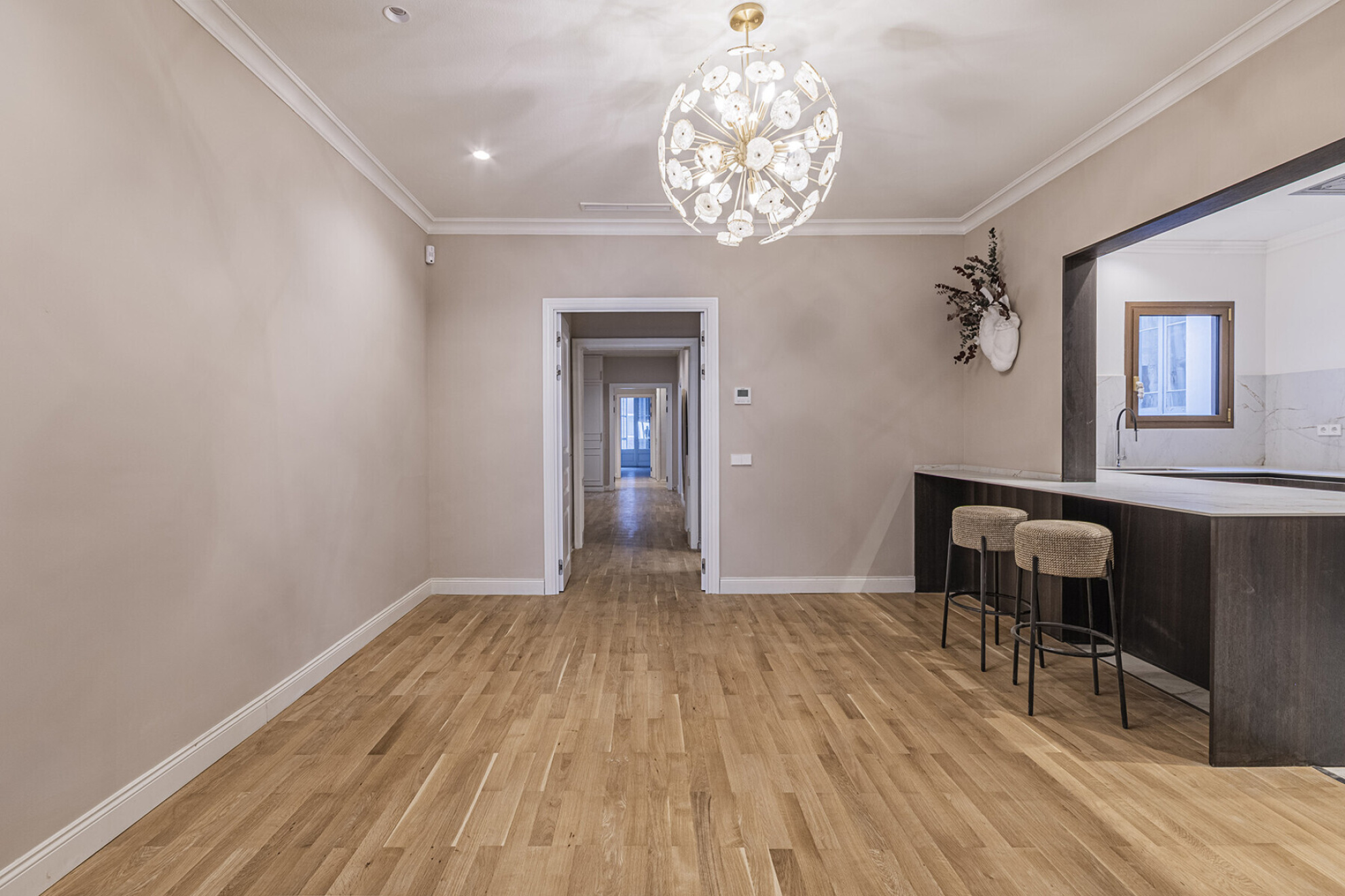  Renovated high-rise apartment in a stately building in Eixample. - 物件實景