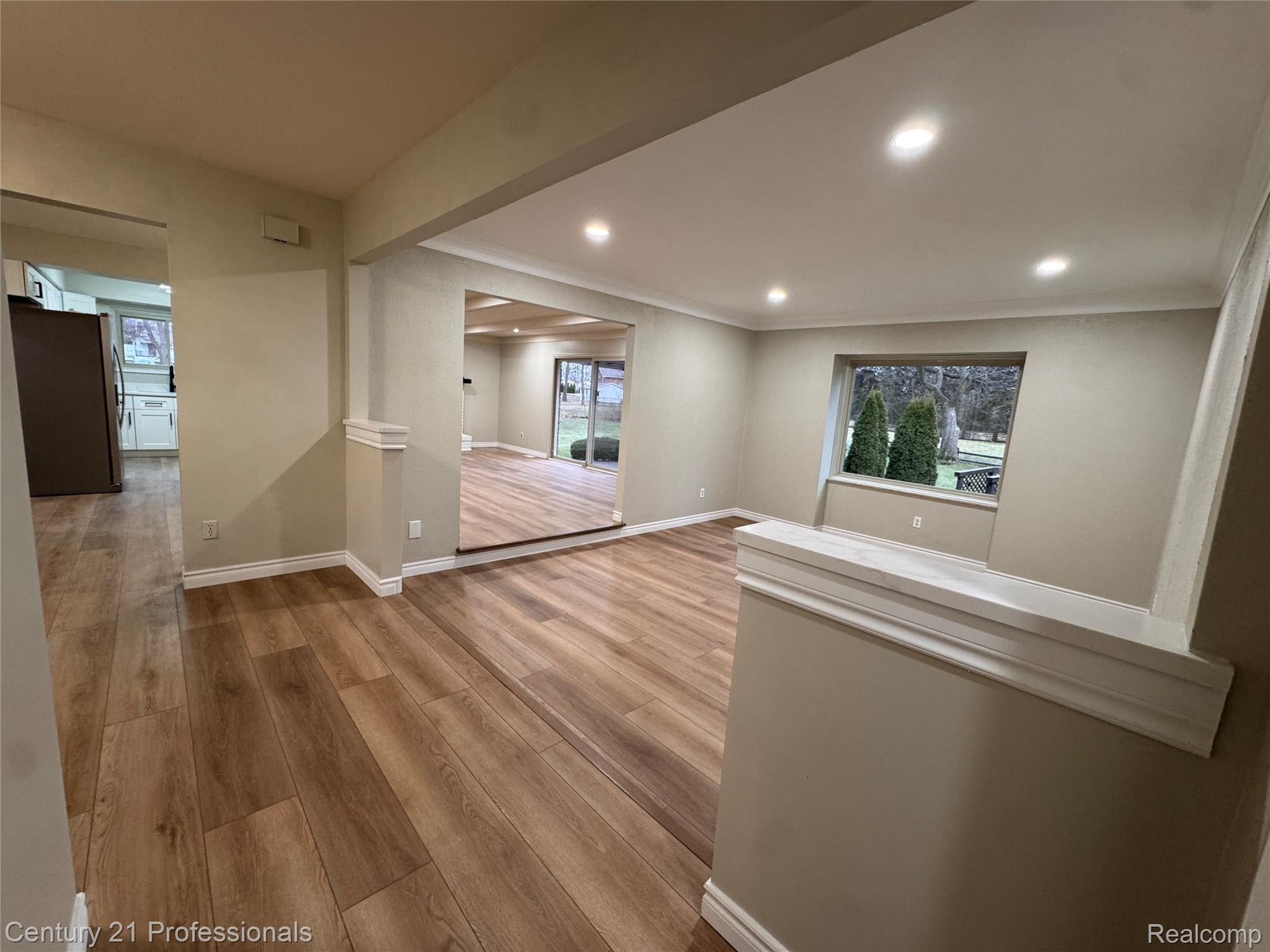 Troy, Michigan, 48085, United States, 4 Bedrooms Bedrooms, ,3 BathroomsBathrooms,Residential,For Sale,2009052