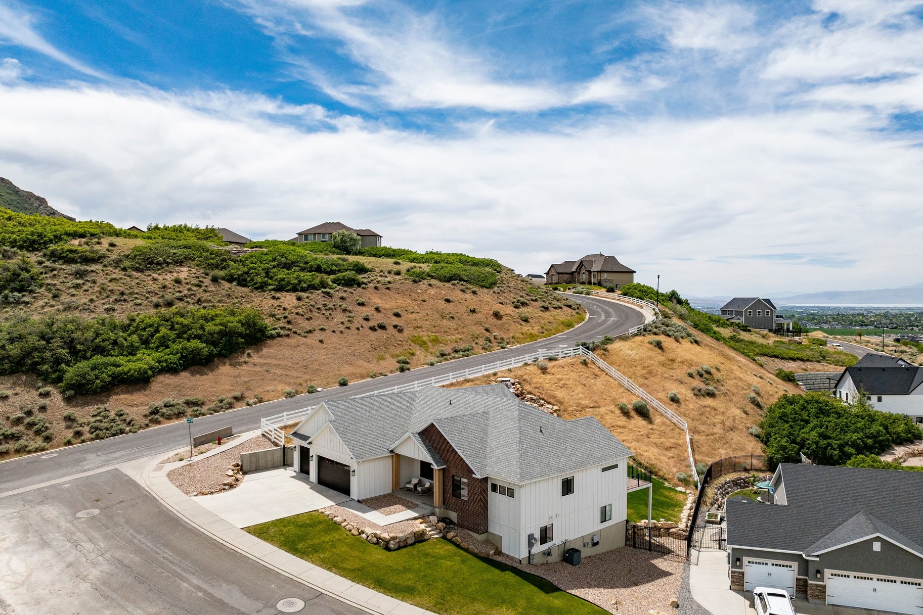  Custom Home with Fully Finished ADU Near Golf, Trails & Mountain Views - 物件實景