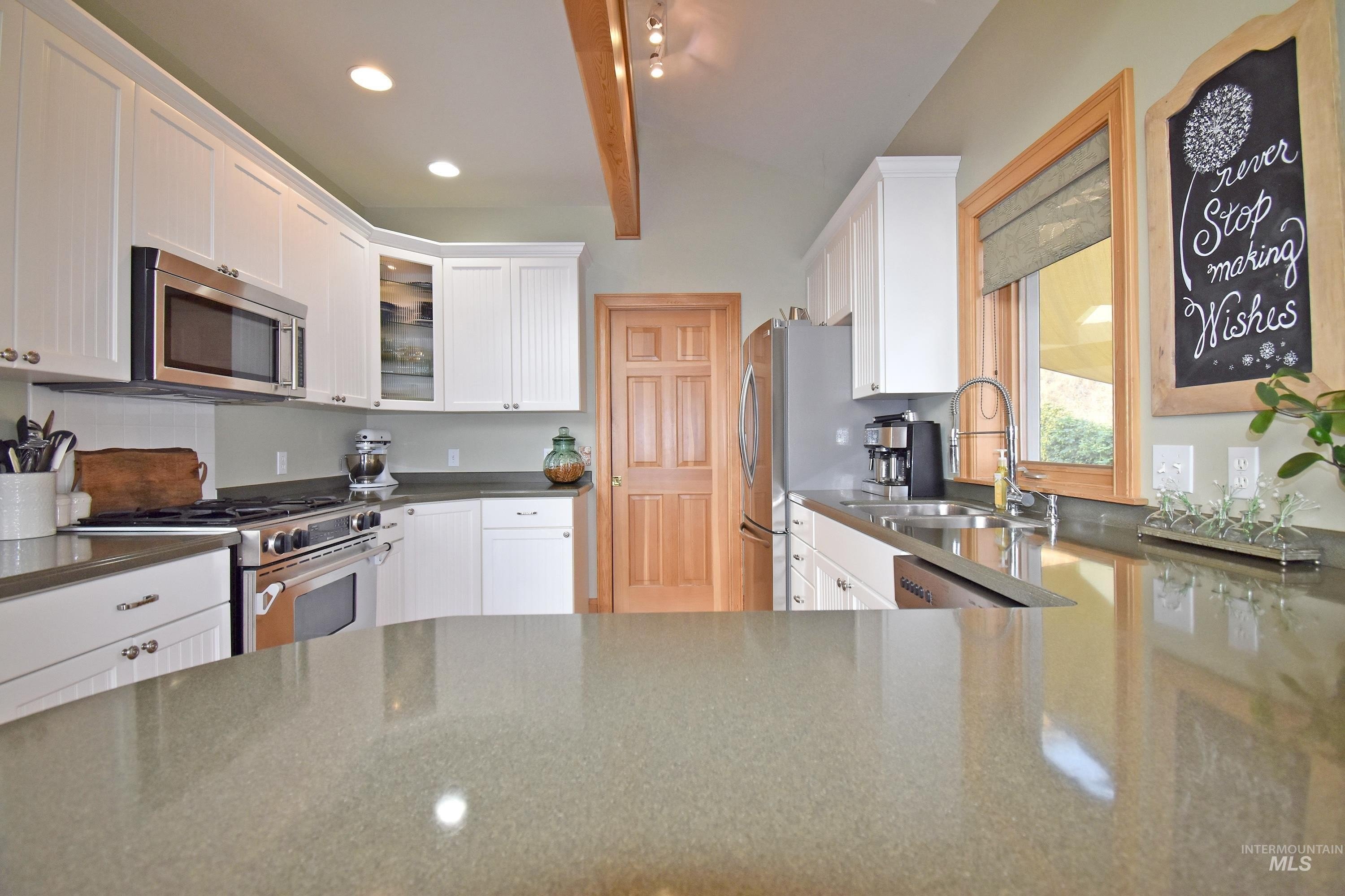 Asotin, Washington, 99402, United States, 3 Bedrooms Bedrooms, ,3 BathroomsBathrooms,Residential,For Sale,1974969