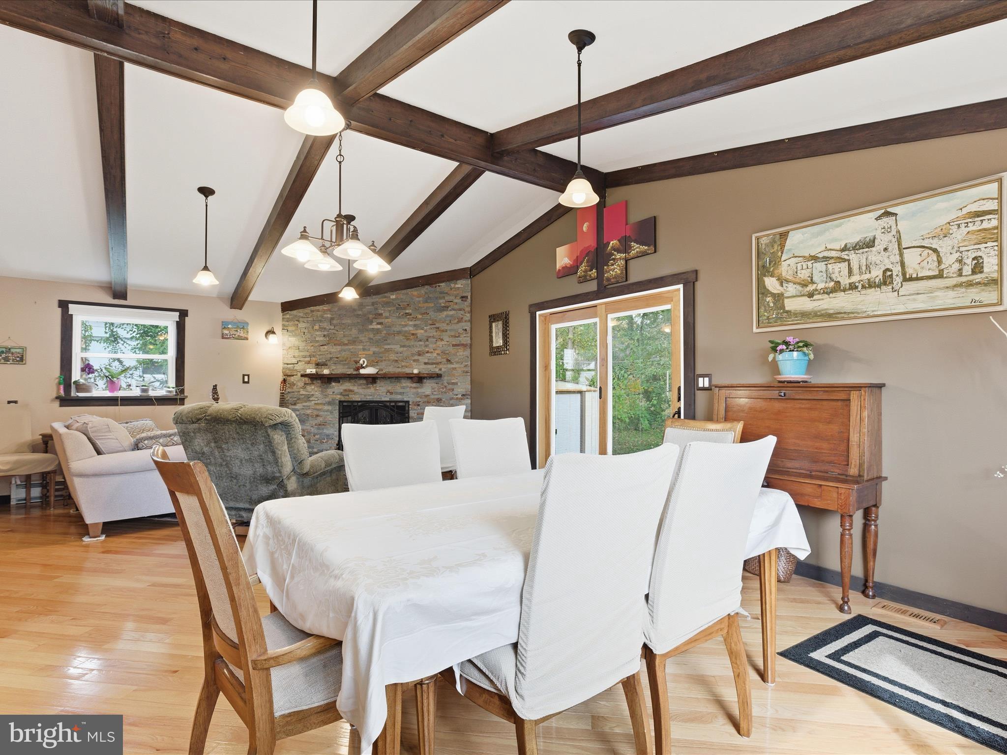 Silver Spring, Maryland, 20902, United States, 3 Bedrooms Bedrooms, ,3 BathroomsBathrooms,Residential,For Sale,2009979