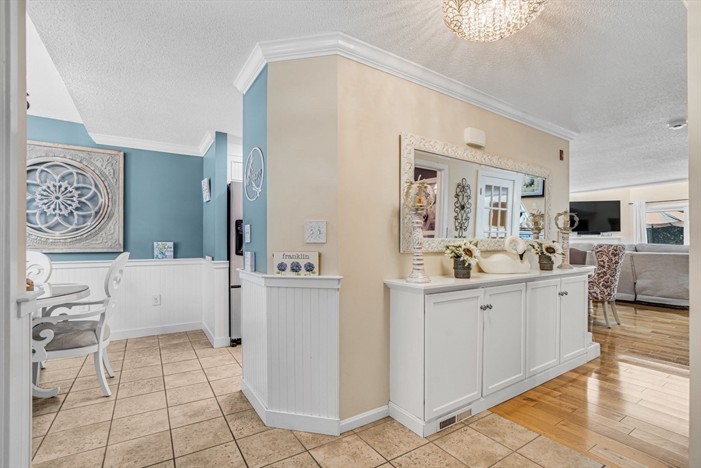 Franklin, Massachusetts, 02038, United States, 2 Bedrooms Bedrooms, ,Residential,For Sale,1984622