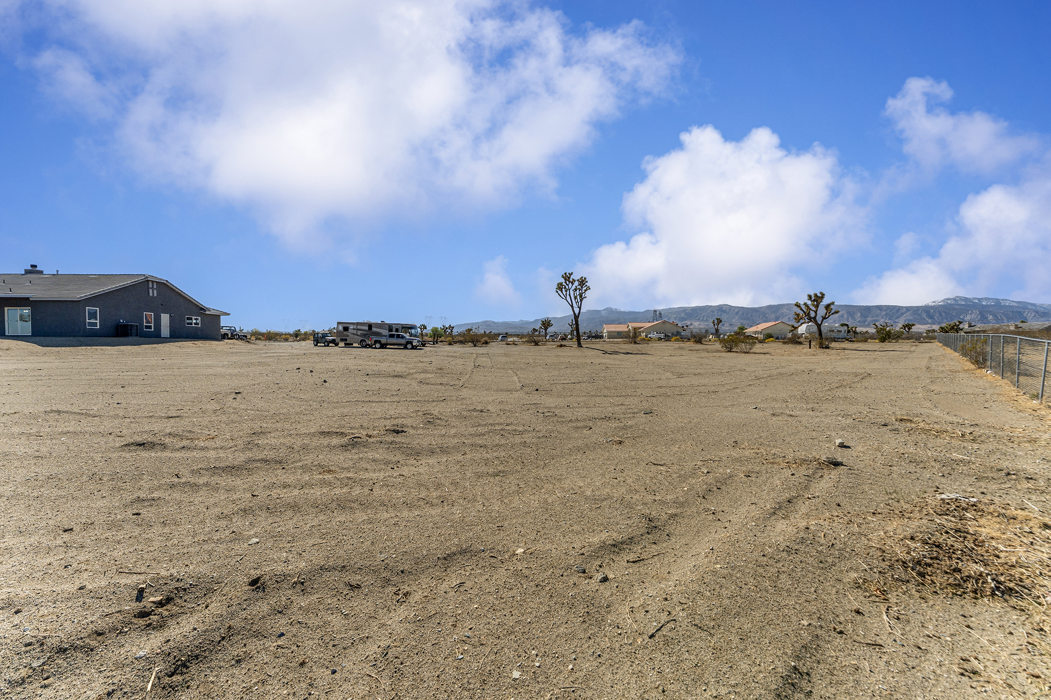 Pinon Hills, California, 92371, United States, 3 Bedrooms Bedrooms, ,2 BathroomsBathrooms,Residential,For Sale,1986100