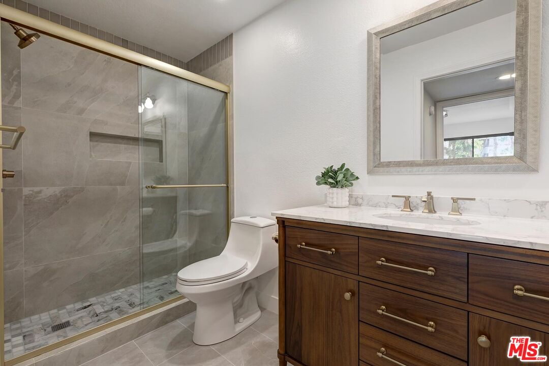 Los Angeles, California, 90025, United States, 2 Bedrooms Bedrooms, ,2 BathroomsBathrooms,Residential,For Sale,2003493