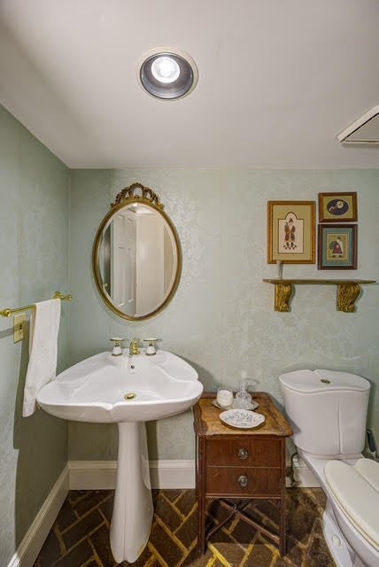 Vicksburg, Mississippi, 39183, United States, 4 Bedrooms Bedrooms, ,4 BathroomsBathrooms,Residential,For Sale,1919653