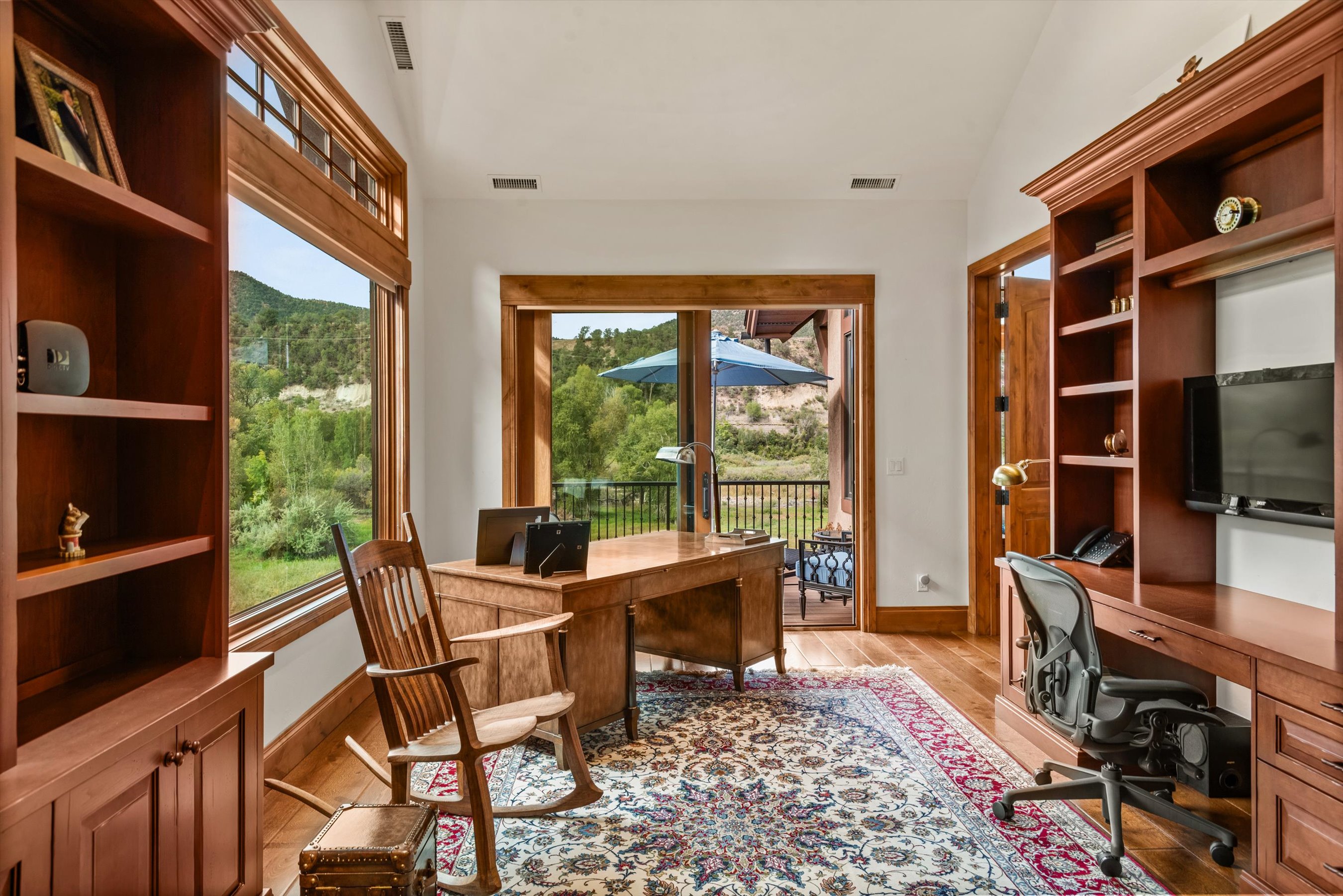  An Exceptional River-View Estate in Aspen Glen - 物件實景