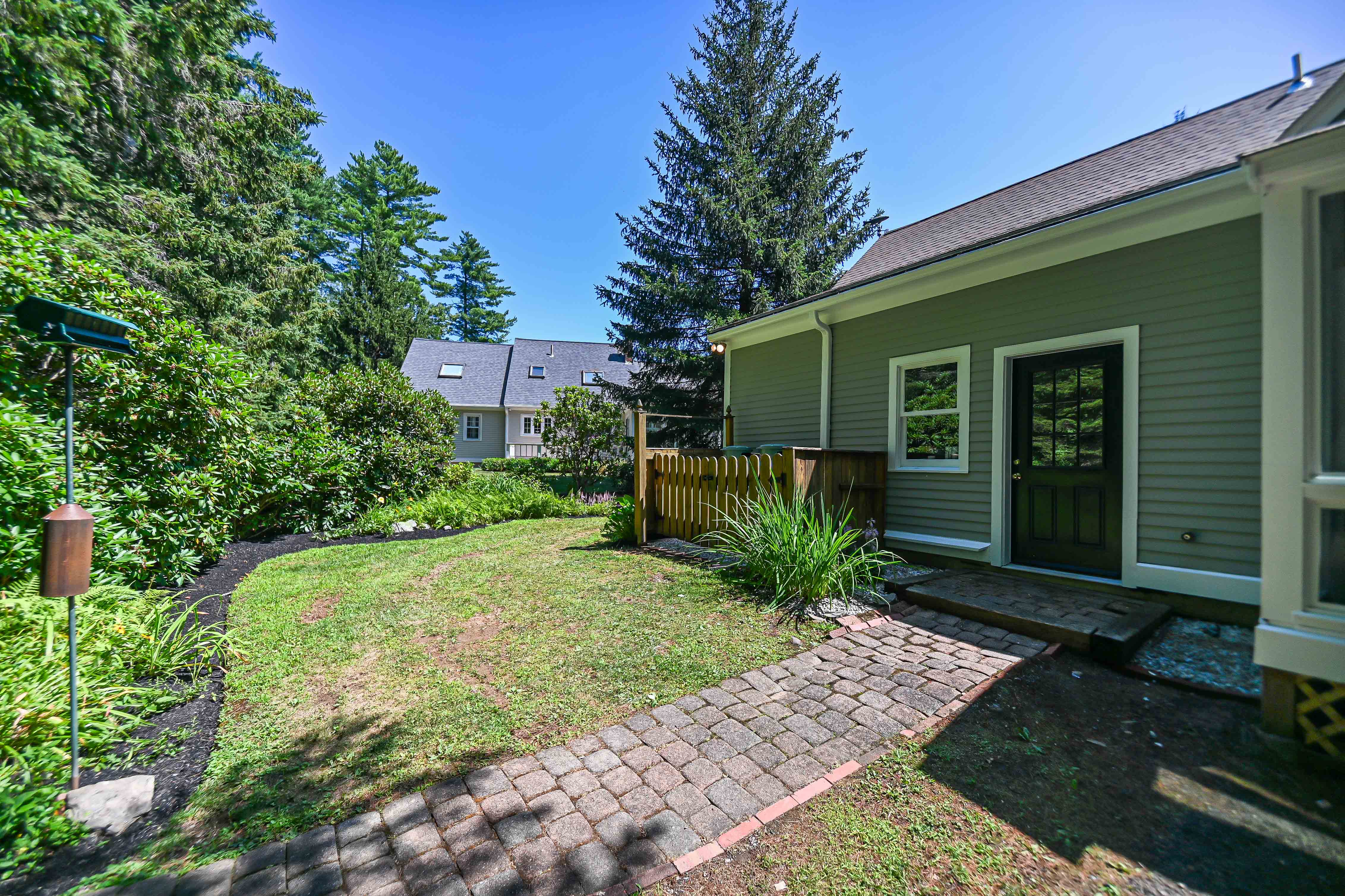 York, Maine, 03909, United States, 3 Bedrooms Bedrooms, ,3 BathroomsBathrooms,Residential,For Sale,1912030