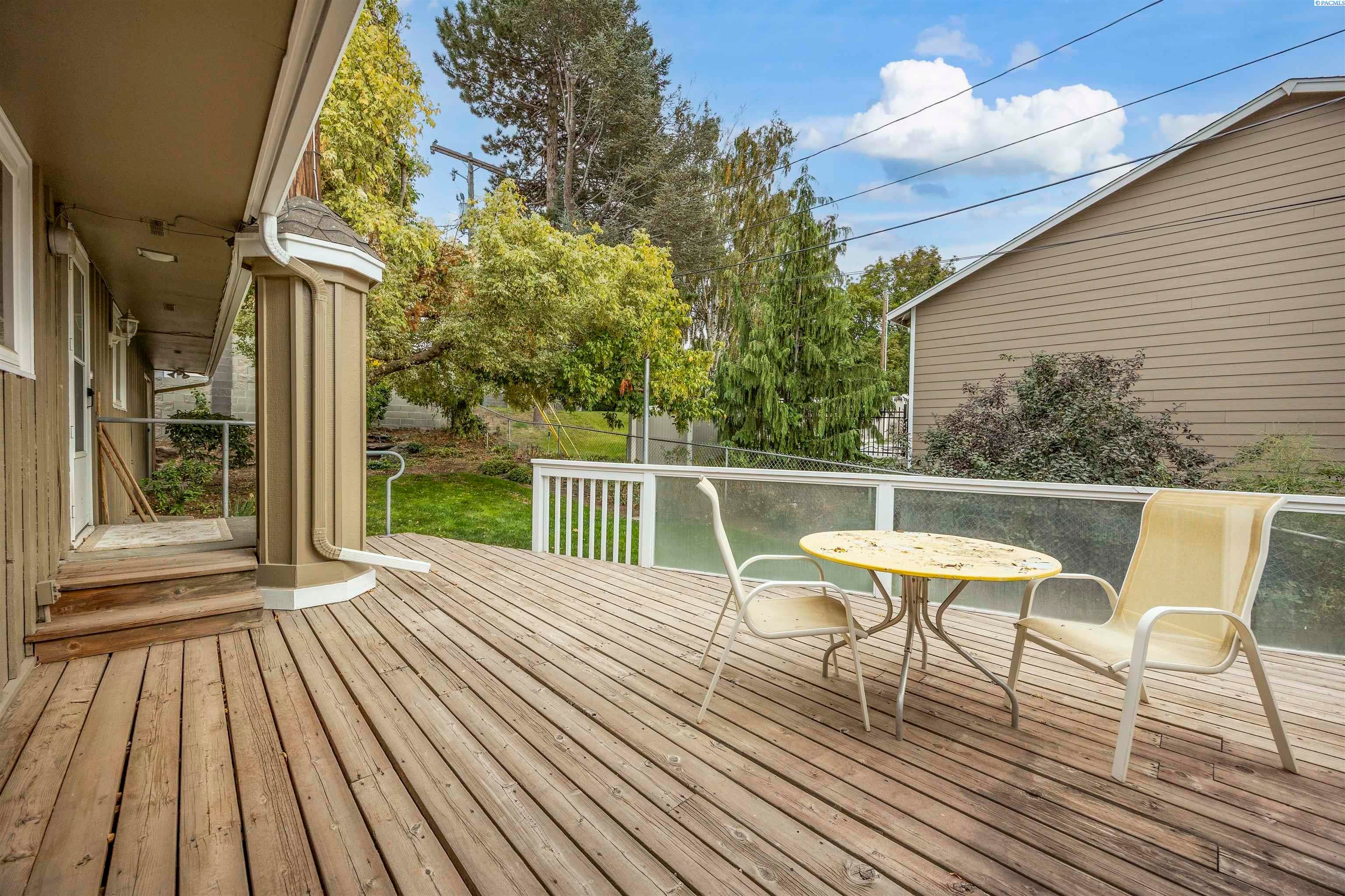 Sunnyside, Washington, 98944, United States, 3 Bedrooms Bedrooms, ,3 BathroomsBathrooms,Residential,For Sale,1973800