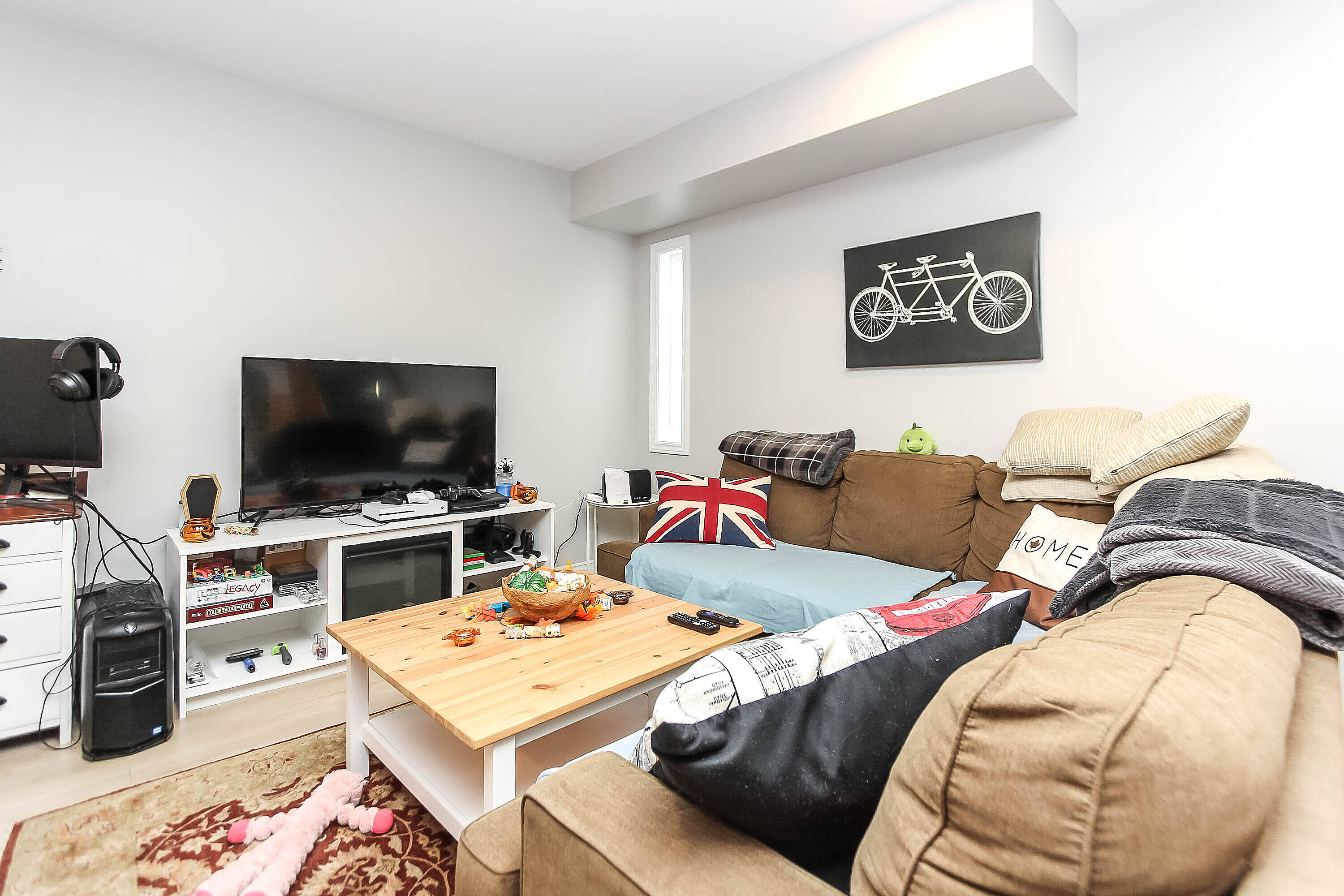  Updated Legal Duplex - 物件實景