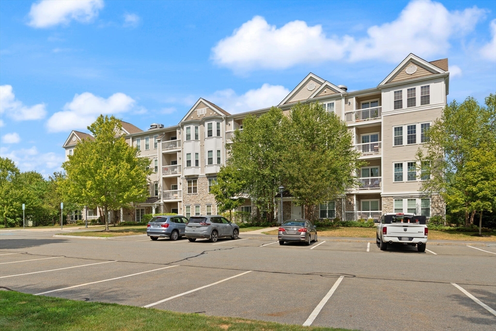 Braintree, Massachusetts, 02184, United States, 2 Bedrooms Bedrooms, ,2 BathroomsBathrooms,Residential,For Sale,1938636