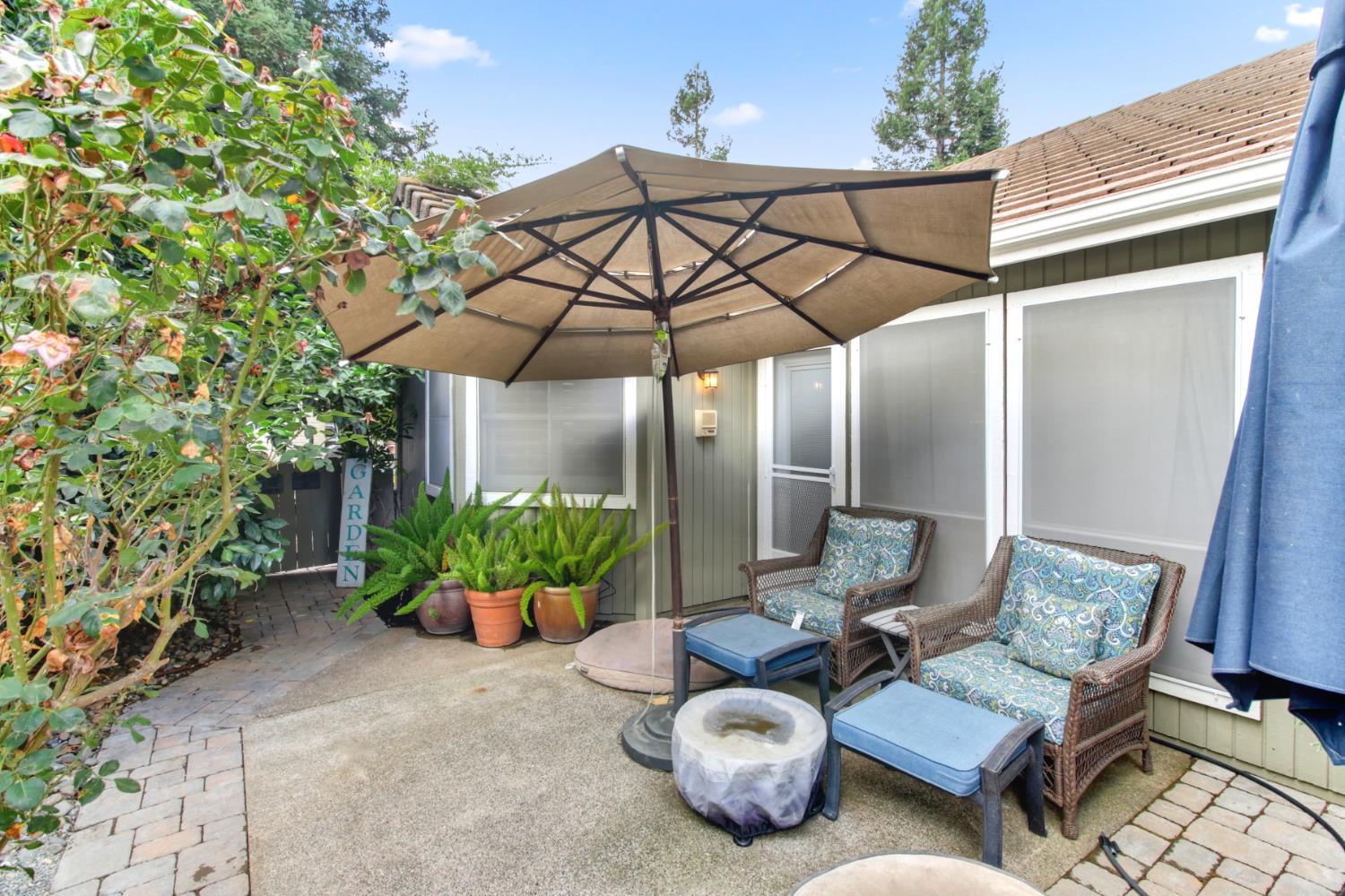 Elk Grove, California, 95624, United States, 4 Bedrooms Bedrooms, ,4 BathroomsBathrooms,Residential,For Sale,1987629