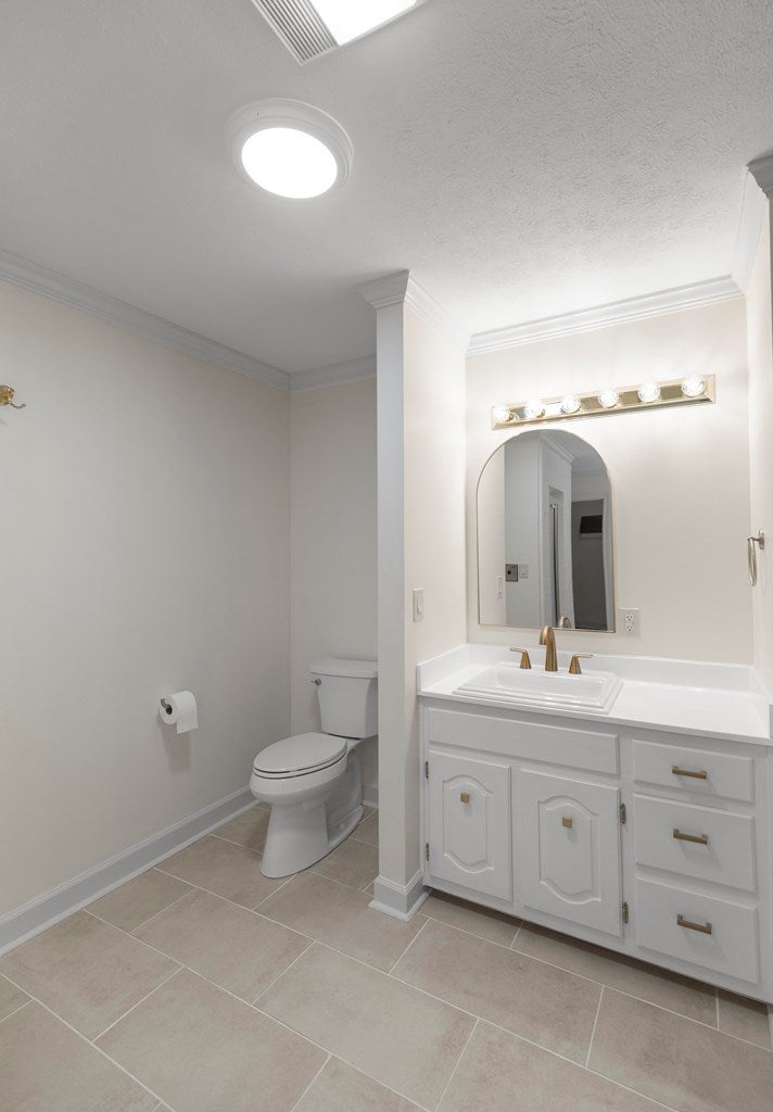 3001 Foxridge, Dothan, Alabama, 36303, United States, 3 Bedrooms Bedrooms, ,4 BathroomsBathrooms,Residential,For Sale,3001 Foxridge,1473328