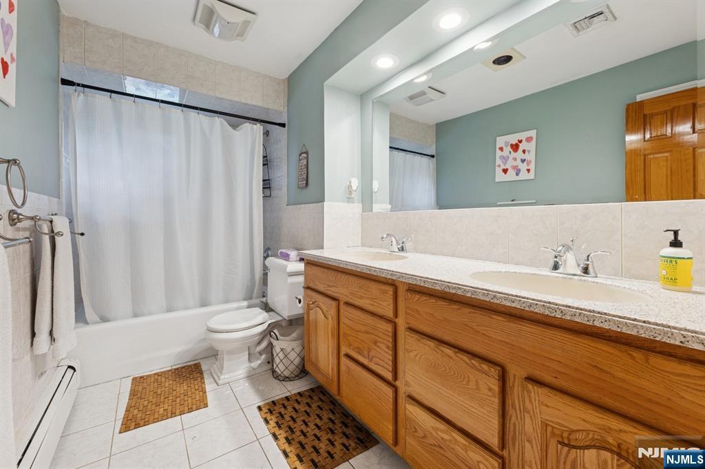 Hillsdale, New Jersey, 07642, United States, 5 Bedrooms Bedrooms, ,3 BathroomsBathrooms,Residential,For Sale,1885332
