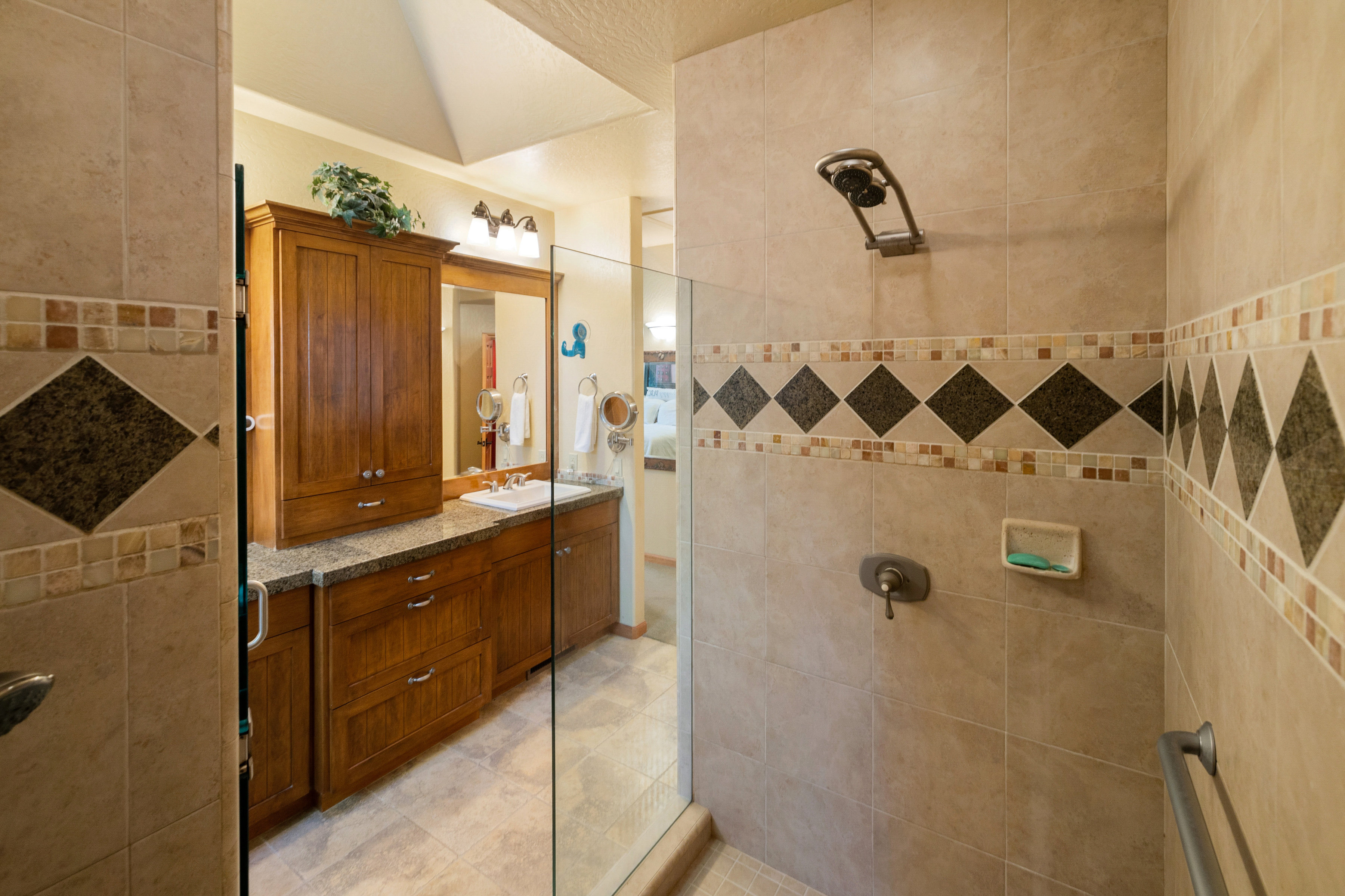  Luxury Mountain Retreat with Guest House on 1 Acre in the Heart of Graeagle - 物件實景