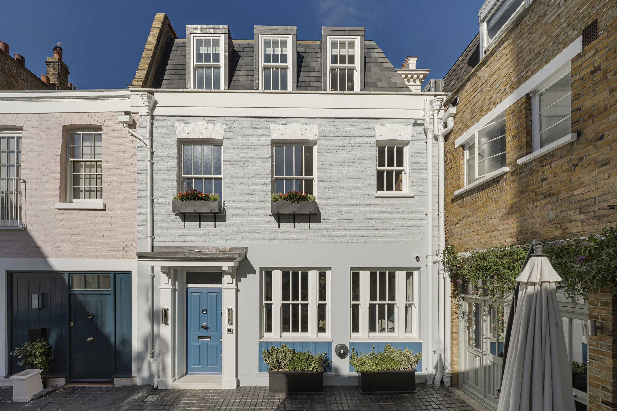  A beautiful brand-new mews home with private parking and award-winning gardens - 物件實景