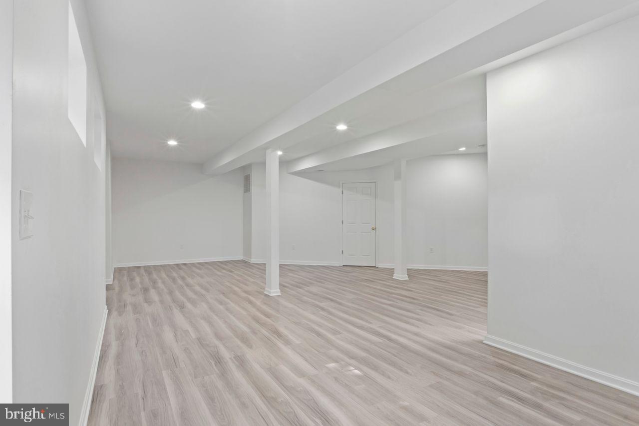 Woodbridge, Virginia, 22191, United States, 6 Bedrooms Bedrooms, ,5 BathroomsBathrooms,Residential,For Sale,1949818