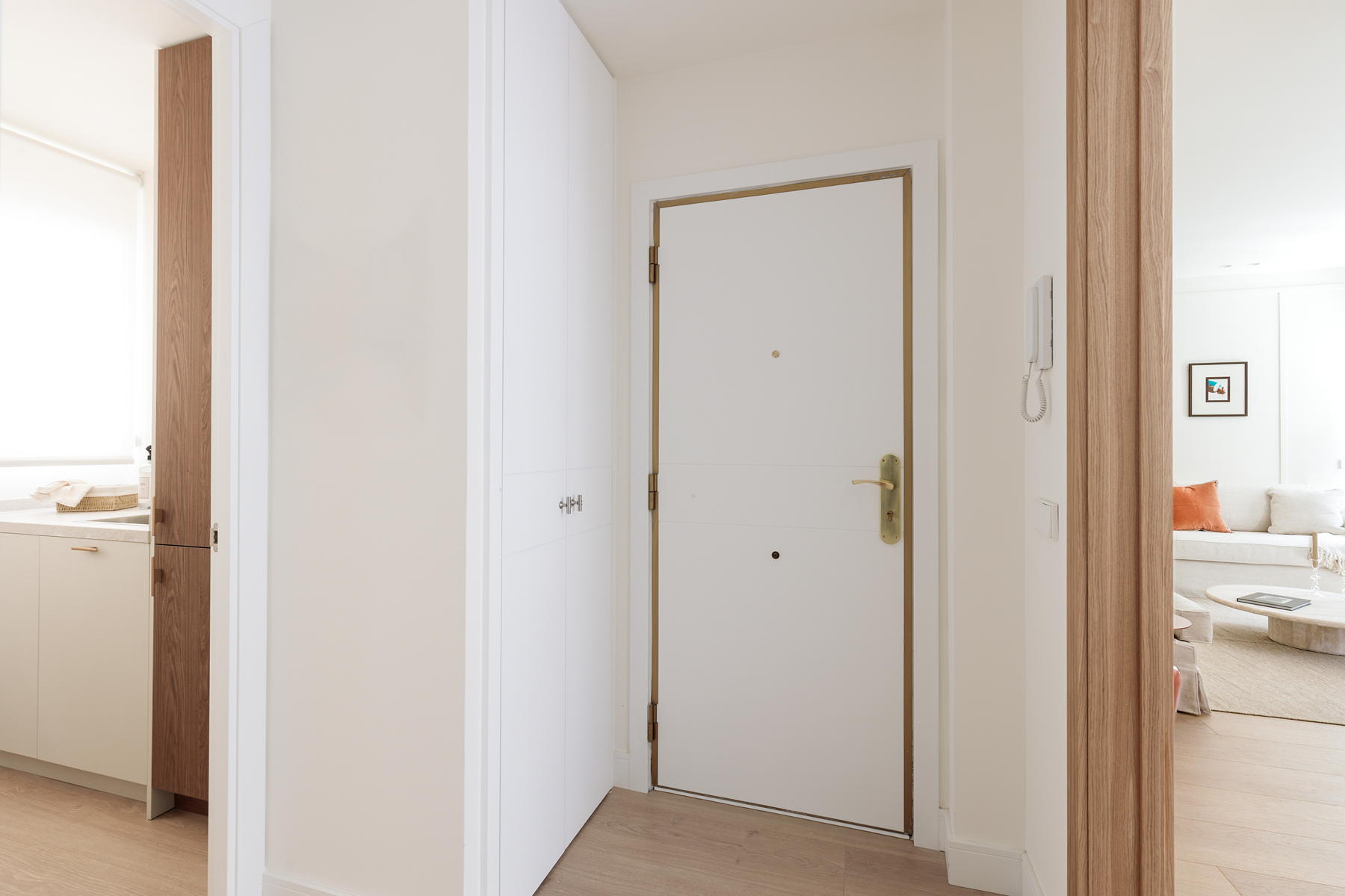  Renovated and bright flat in a classic building in Lista - 物件實景