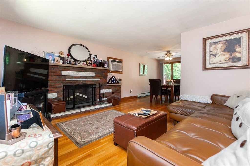 Saugus, Massachusetts, 01906, United States, 3 Bedrooms Bedrooms, ,2 BathroomsBathrooms,Residential,For Sale,1982387