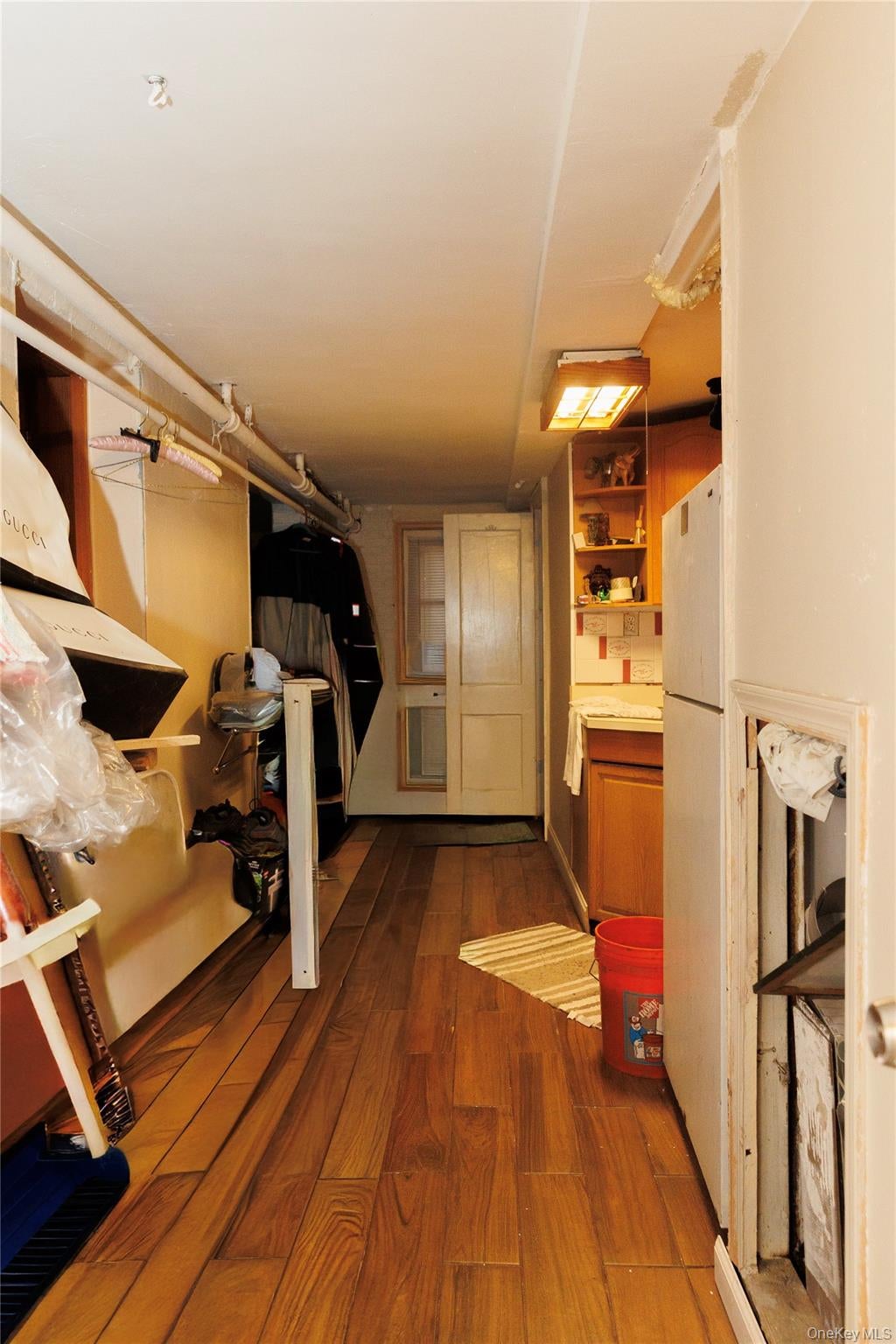 Bronx, New York, 10469, United States, 3 Bedrooms Bedrooms, ,2 BathroomsBathrooms,Residential,For Sale,1985762