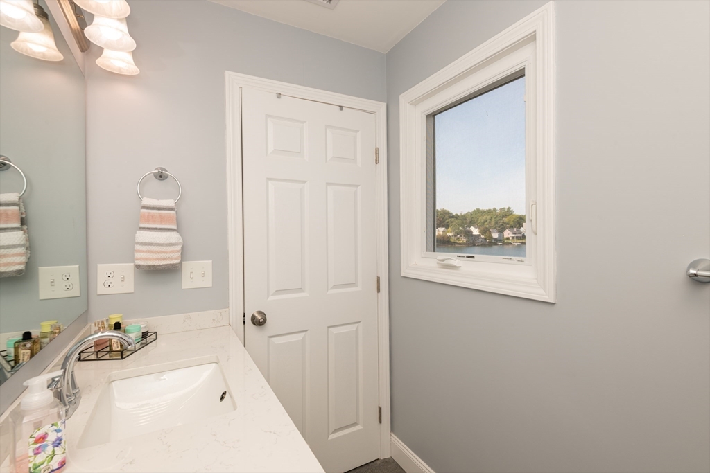 Lynn, Massachusetts, 01904, United States, 2 Bedrooms Bedrooms, ,4 BathroomsBathrooms,Residential,For Sale,1978027