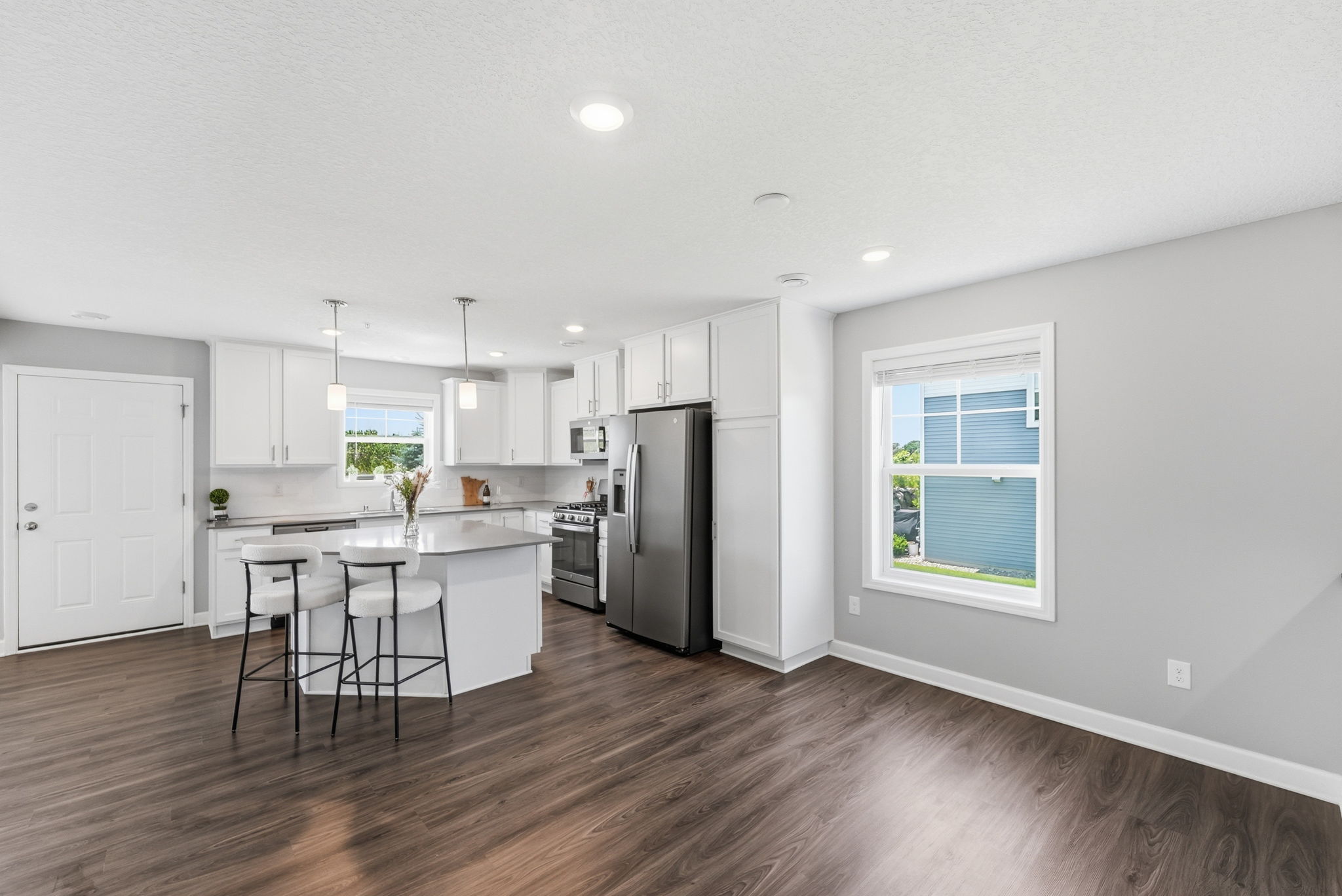  Refined Victoria Townhome with Exceptional Modern Style - 物件實景