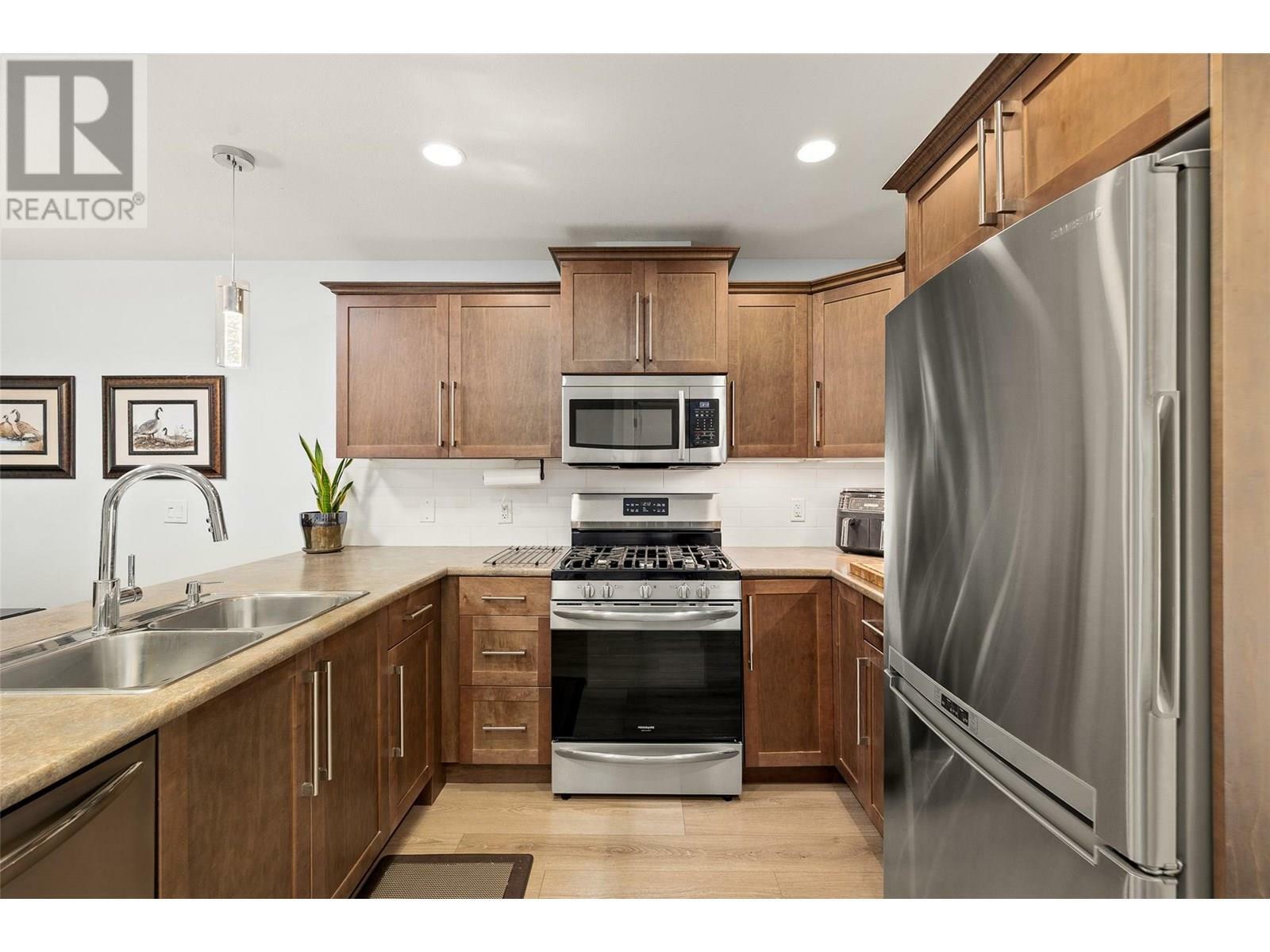 KELOWNA, British Columbia, V1Y 1N1, CA, 2 Bedrooms Bedrooms, ,1 BathroomBathrooms,Residential,For Sale,1859956