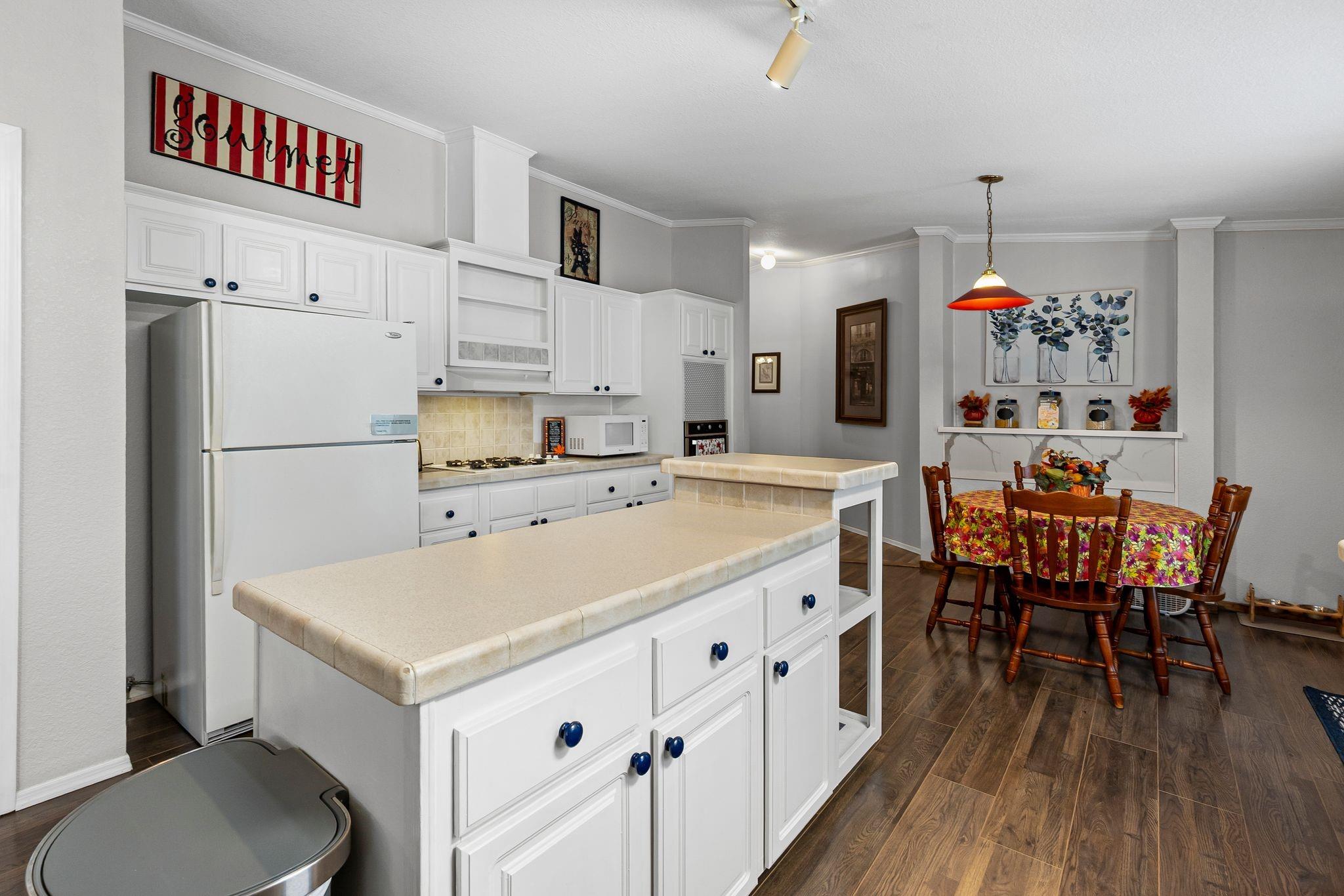 Campbell, Texas, 75422, United States, 4 Bedrooms Bedrooms, ,3 BathroomsBathrooms,Residential,For Sale,1983452