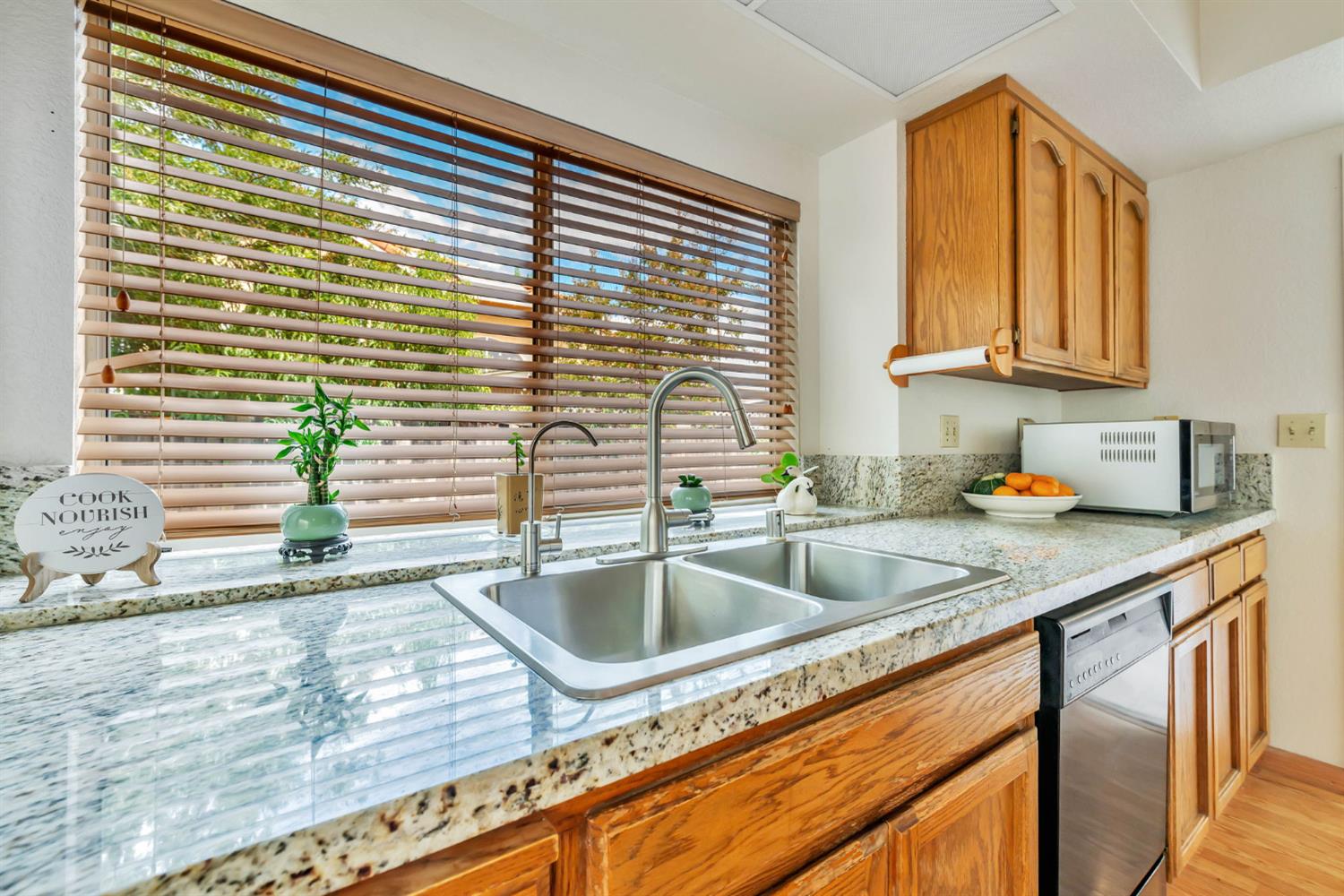 Tracy, California, 95376, United States, 4 Bedrooms Bedrooms, ,3 BathroomsBathrooms,Residential,For Sale,1949007