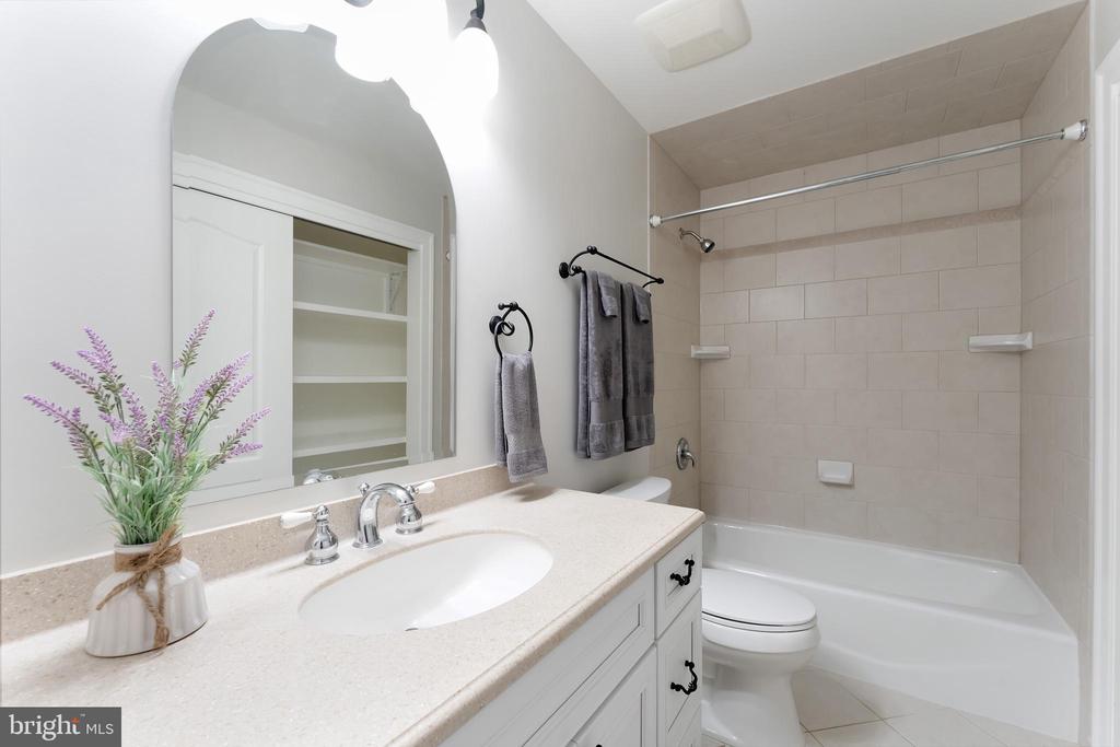 Fairfax, Virginia, 22033, United States, 6 Bedrooms Bedrooms, ,6 BathroomsBathrooms,Residential,For Sale,1973786