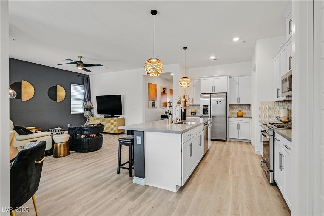 Henderson, Nevada, 89011, United States, 3 Bedrooms Bedrooms, ,2 BathroomsBathrooms,Residential,For Sale,1972737