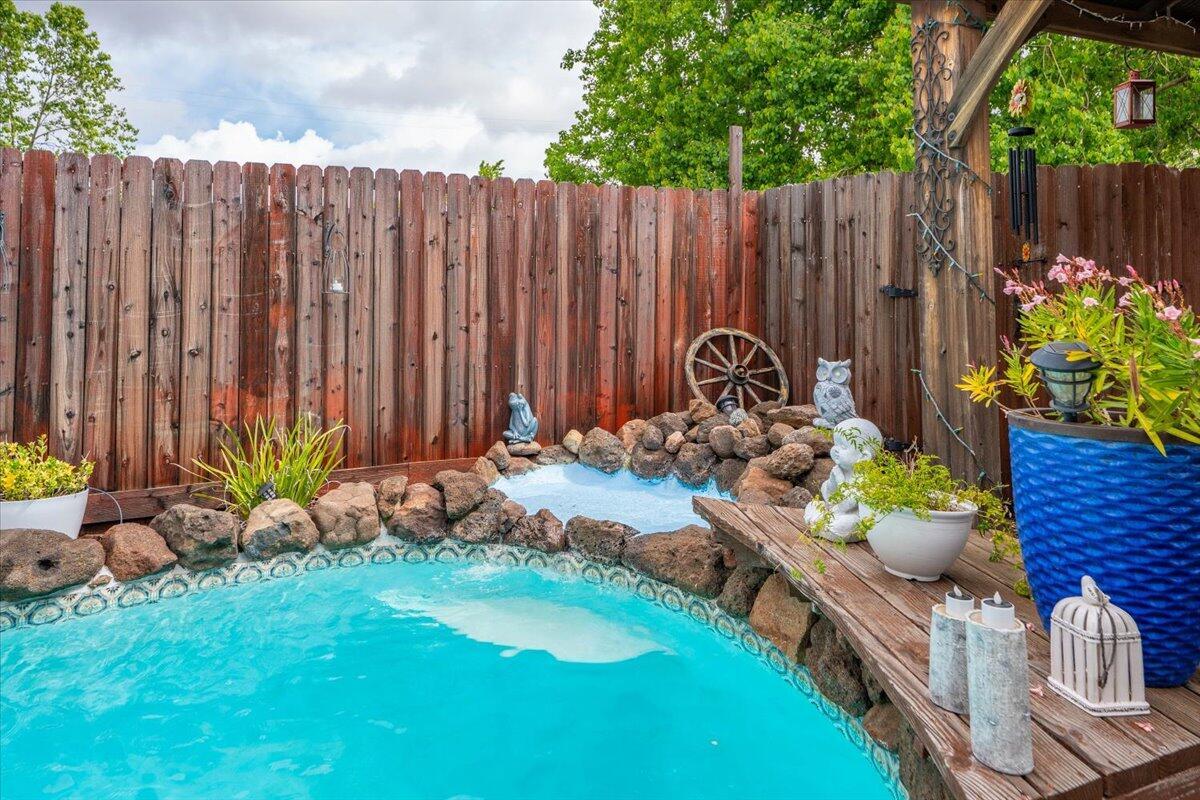 Redding, California, 96003, United States, 3 Bedrooms Bedrooms, ,3 BathroomsBathrooms,Residential,For Sale,1926978