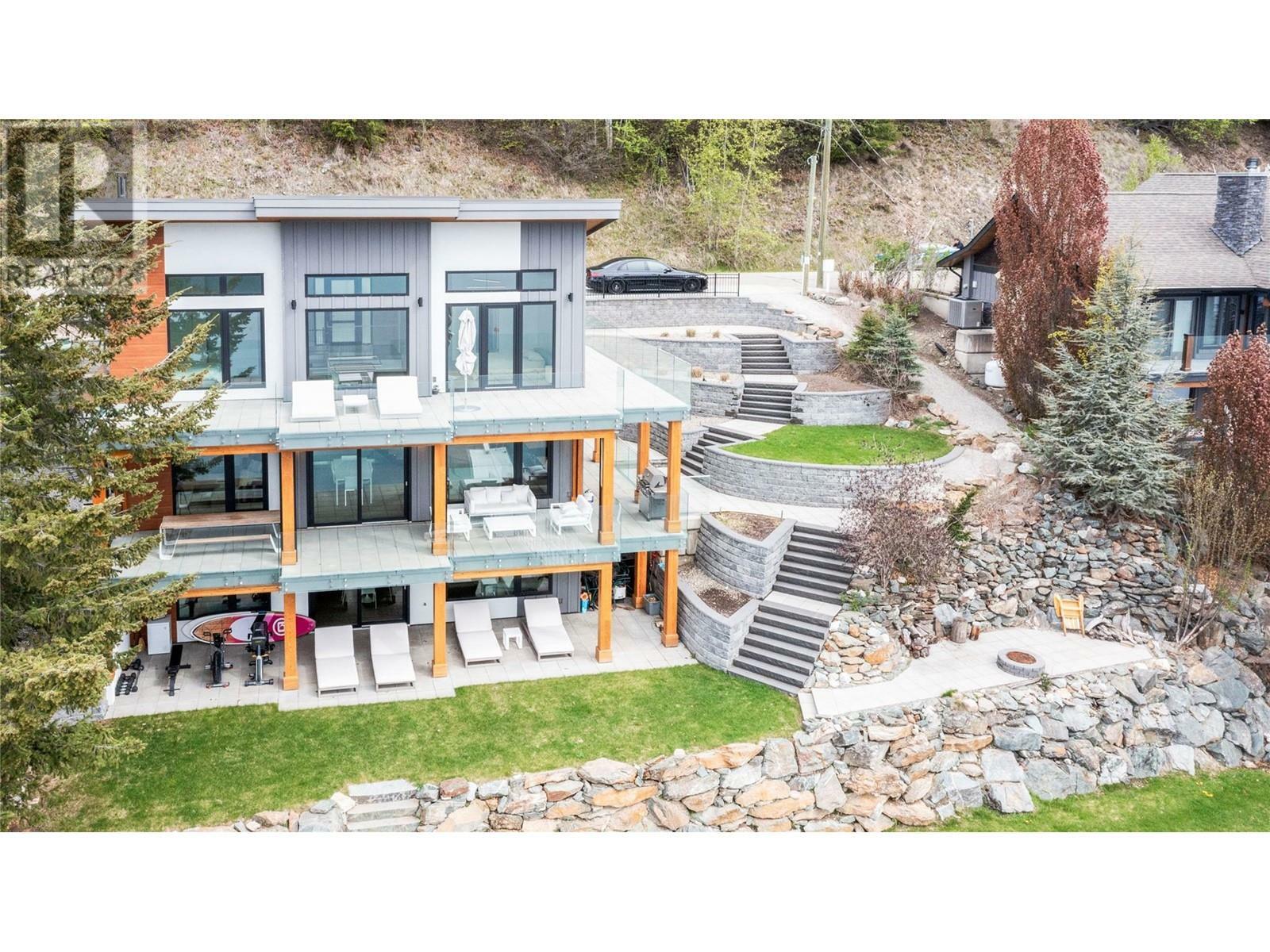 ANGLEMONT, British Columbia, V0E 1M8, CA, 5 Bedrooms Bedrooms, ,3 BathroomsBathrooms,Residential,For Sale,1836909