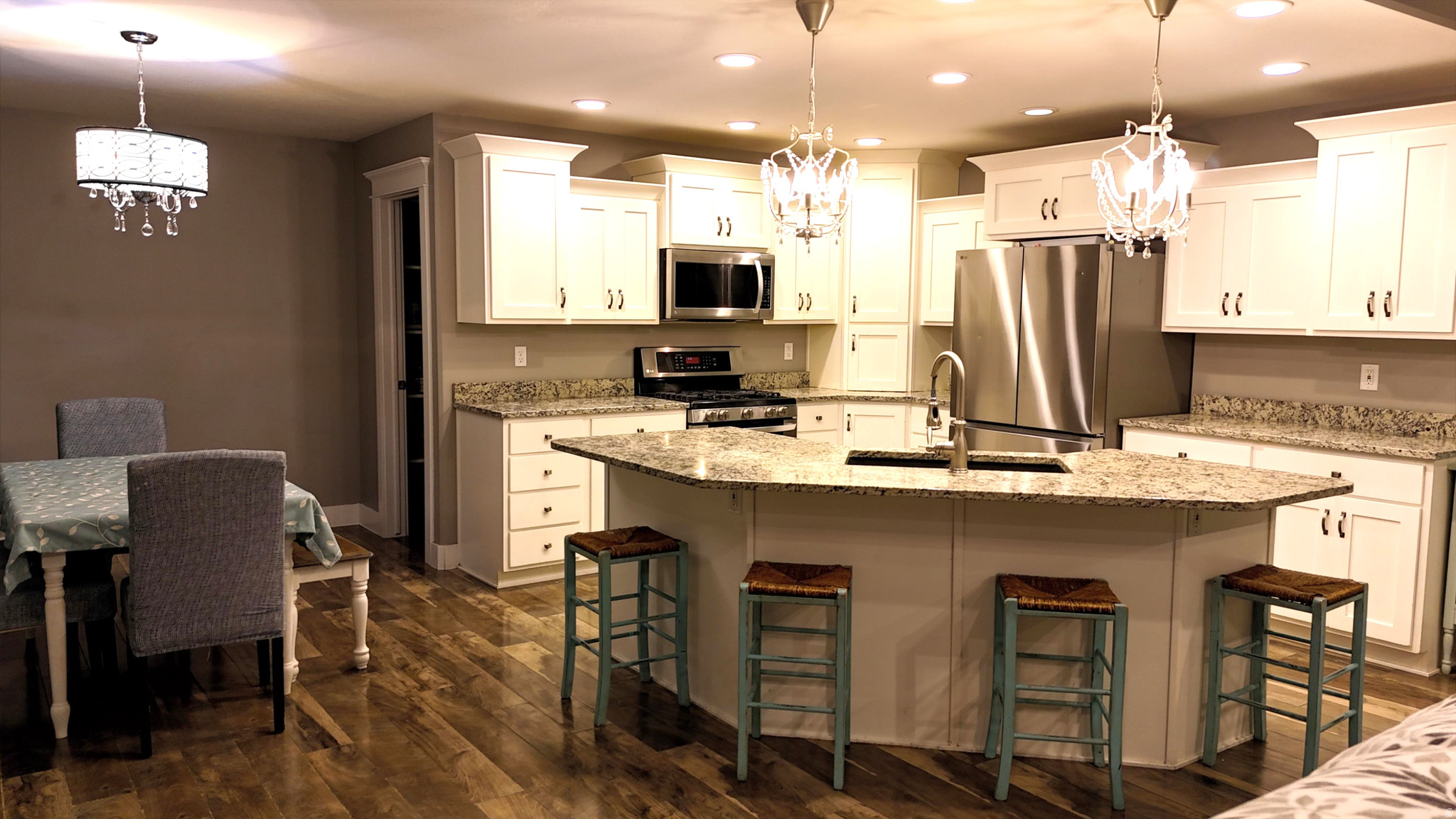 Plain City, Utah, 84404, United States, 7 Bedrooms Bedrooms, ,3 BathroomsBathrooms,Residential,For Sale,2000664